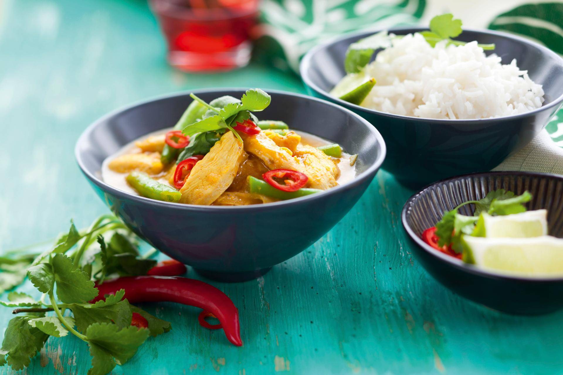 Poulet thaï au curry rouge et au piment doux - Recepten Companion Connect | Moulinex