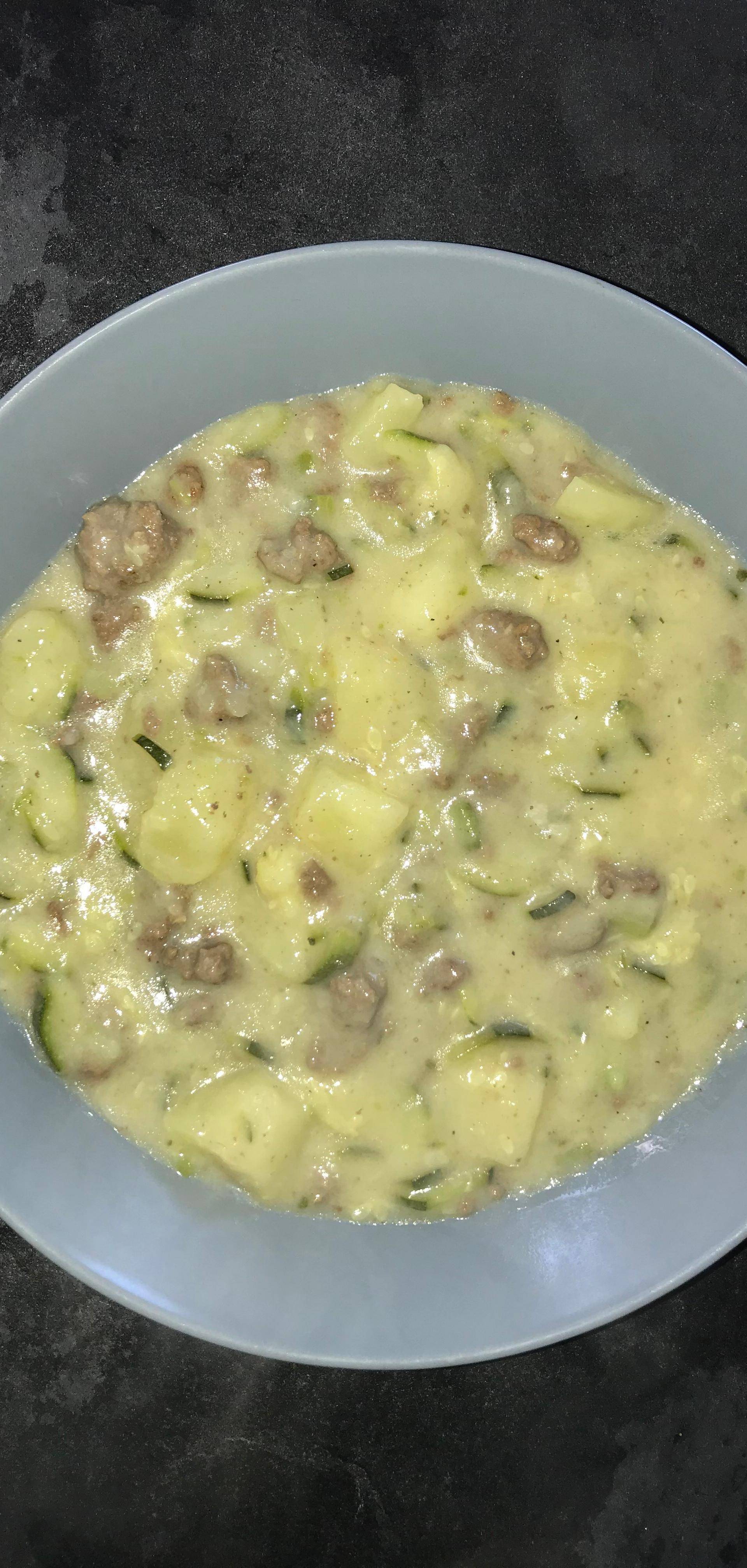 Viande hachée et ses pommes de terre courgettes - Recette Cookeo | Moulinex