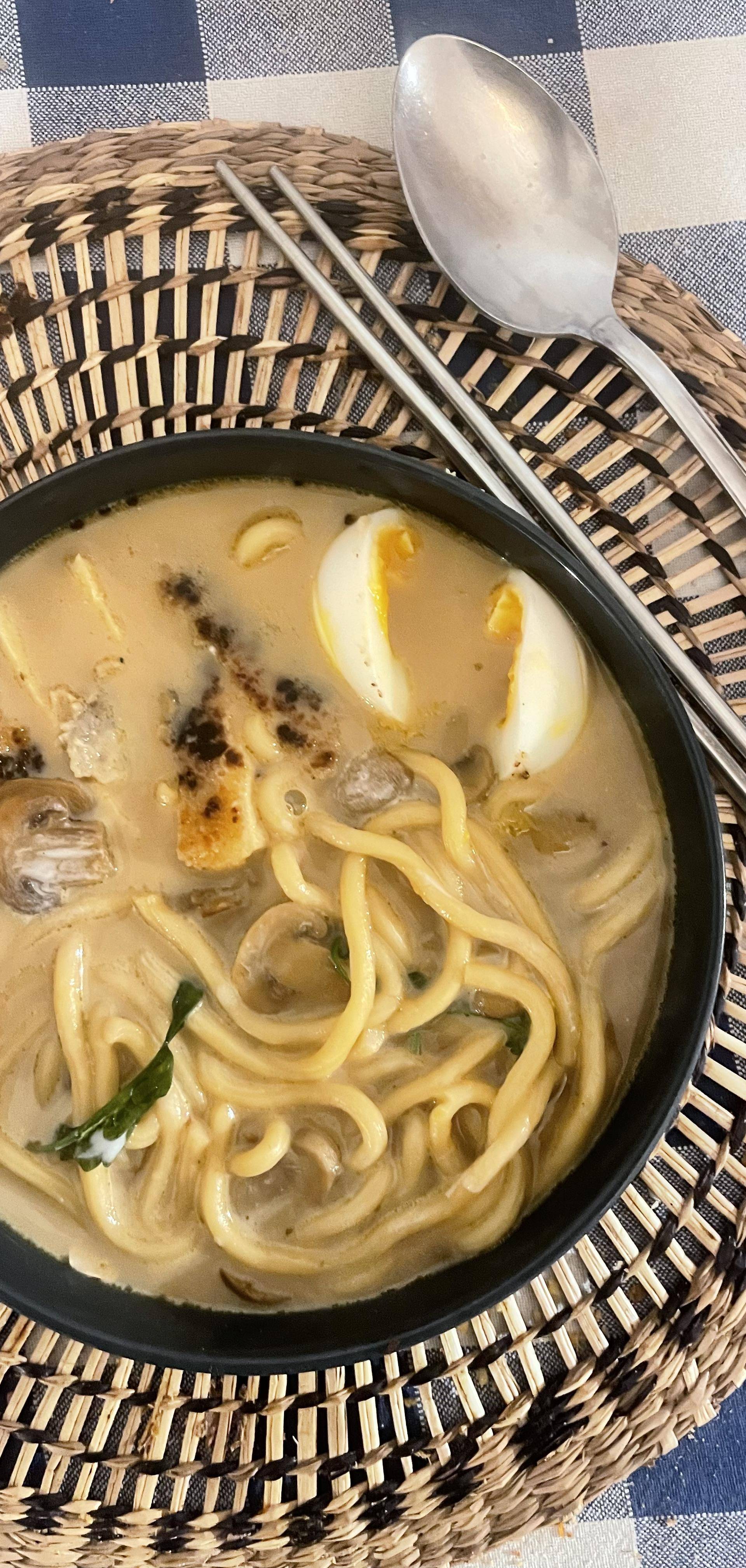 Ramen végétarien au lait de coco et curry vert - Recette Cookeo Infinity Autostir | Moulinex