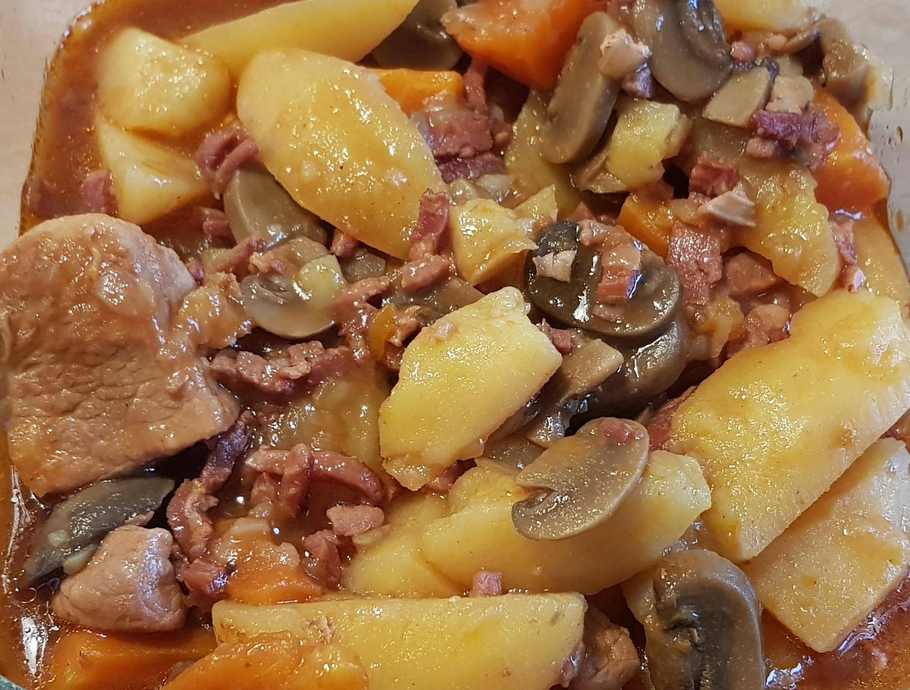 Sauté de porc, pommes de terre, carottes et champignons. - Recette Cookeo | Moulinex
