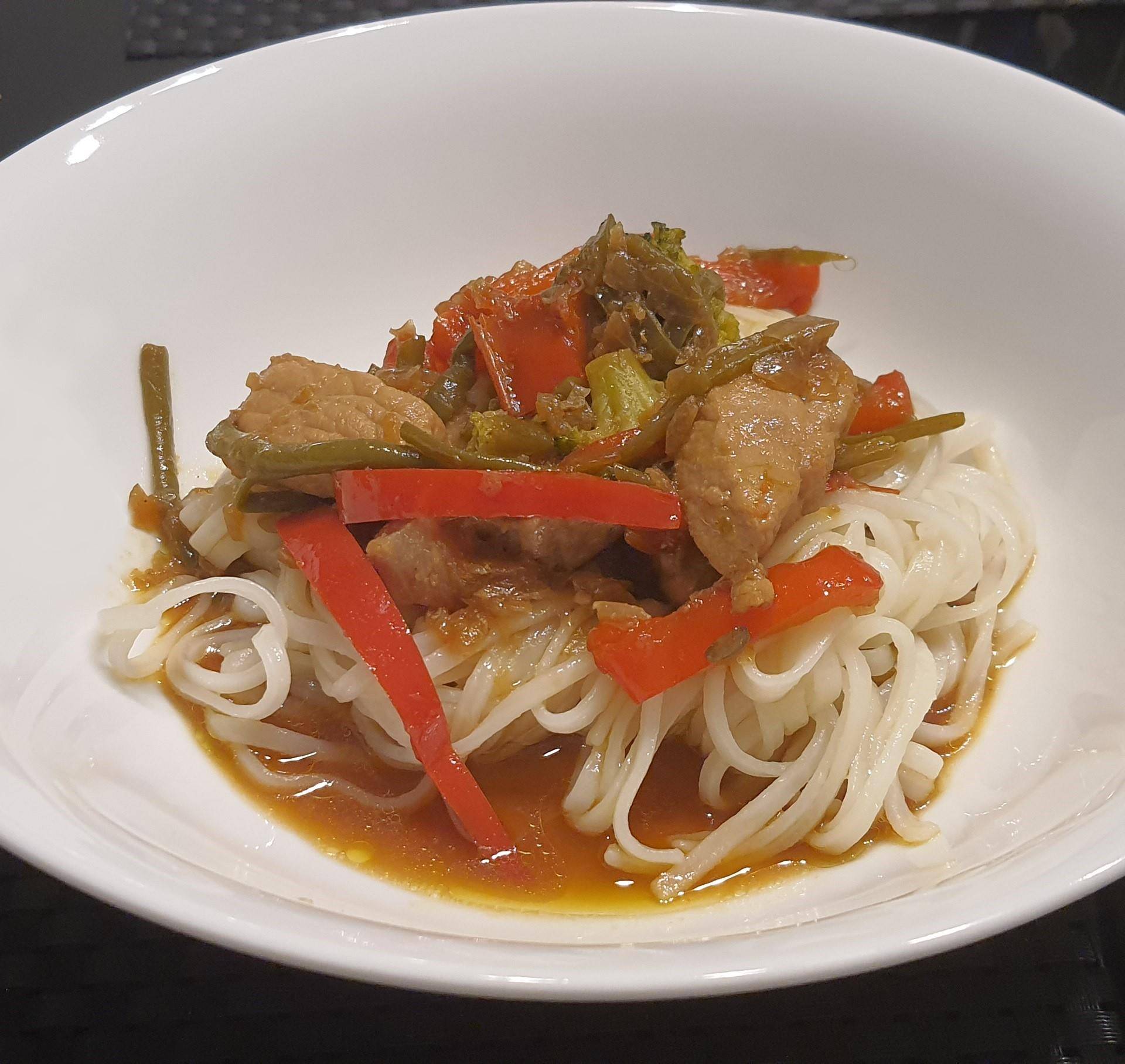Porc Sauté aux nouilles chinoises - Recette Companion Connect XL | Moulinex