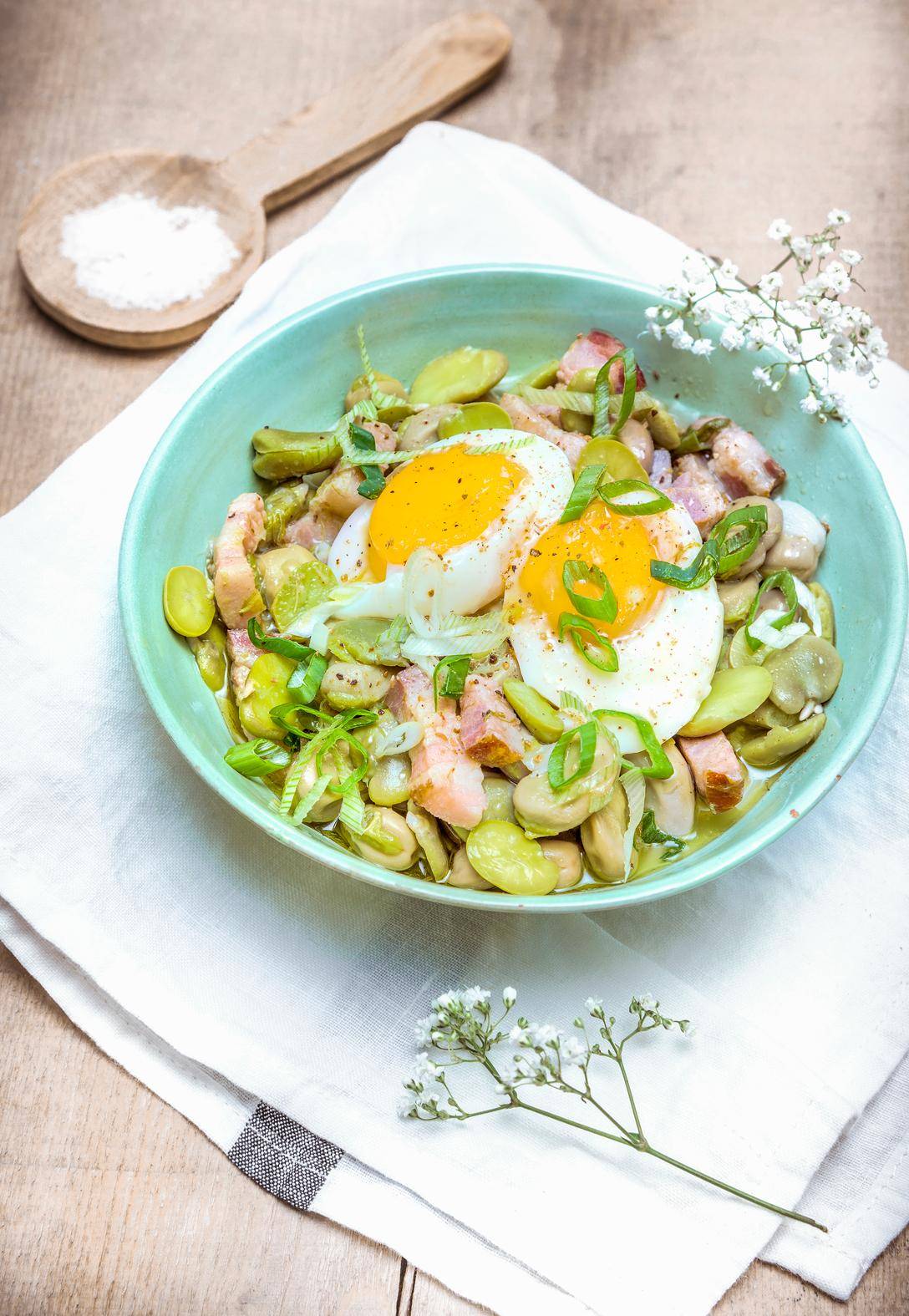 Fèves au lard fumé, œuf mollet - Recette Companion | Moulinex