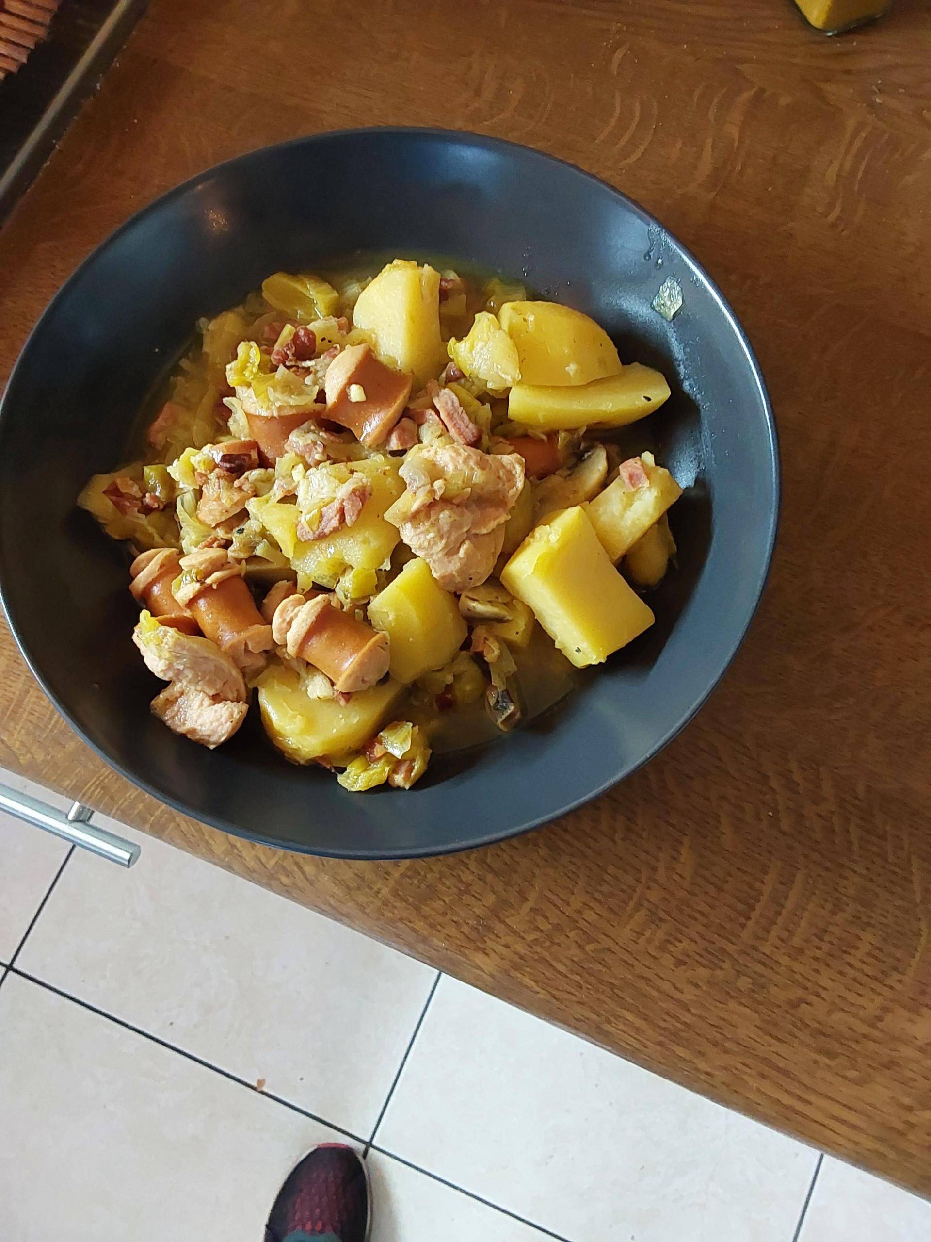 Saucisses de Francfort aux poireaux et champignons - Recette Cookeo V3 | Moulinex