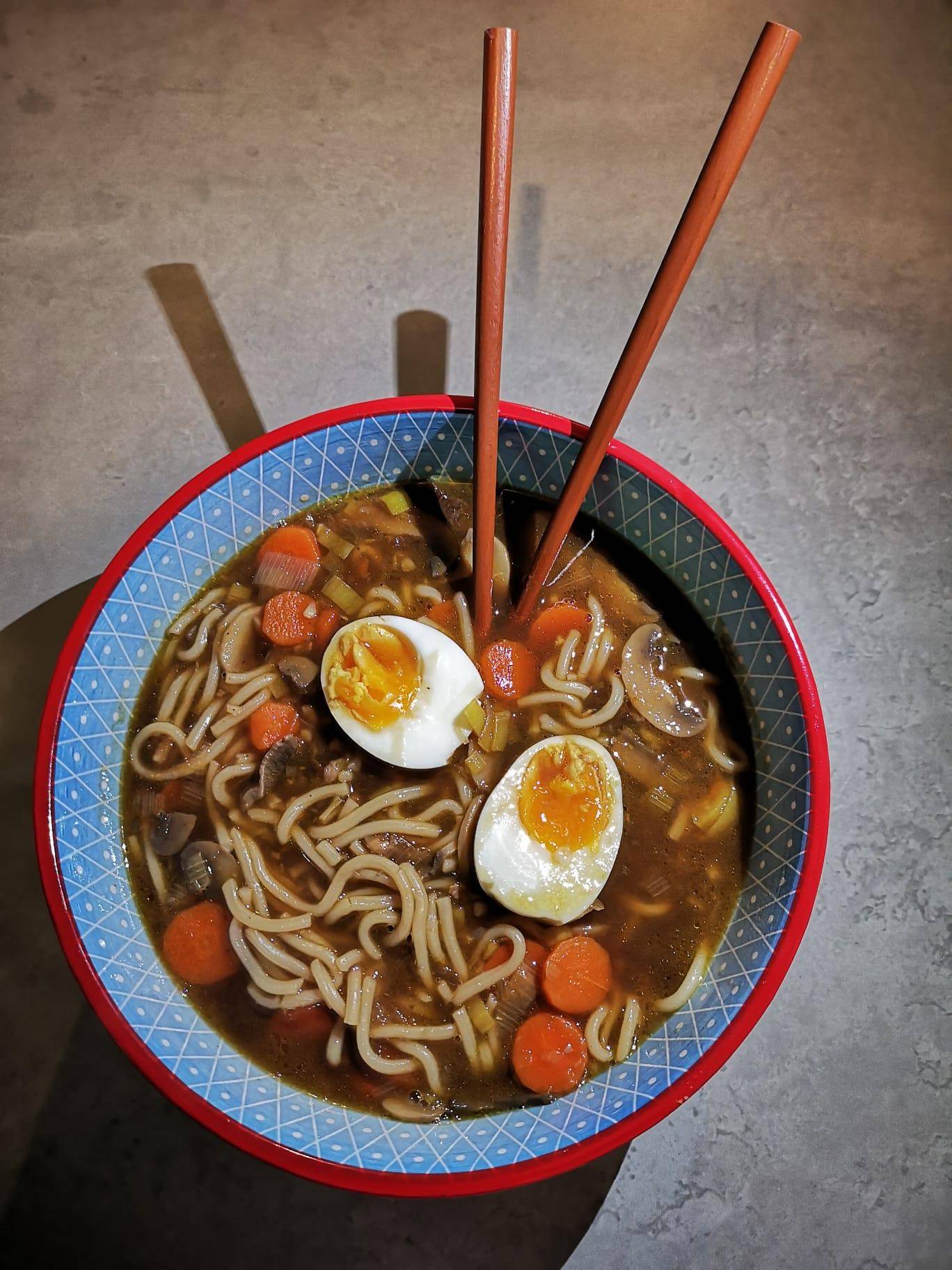 Soupes de nouilles façon ramen au boeuf et legumes - Recepten Companion Connect | Moulinex