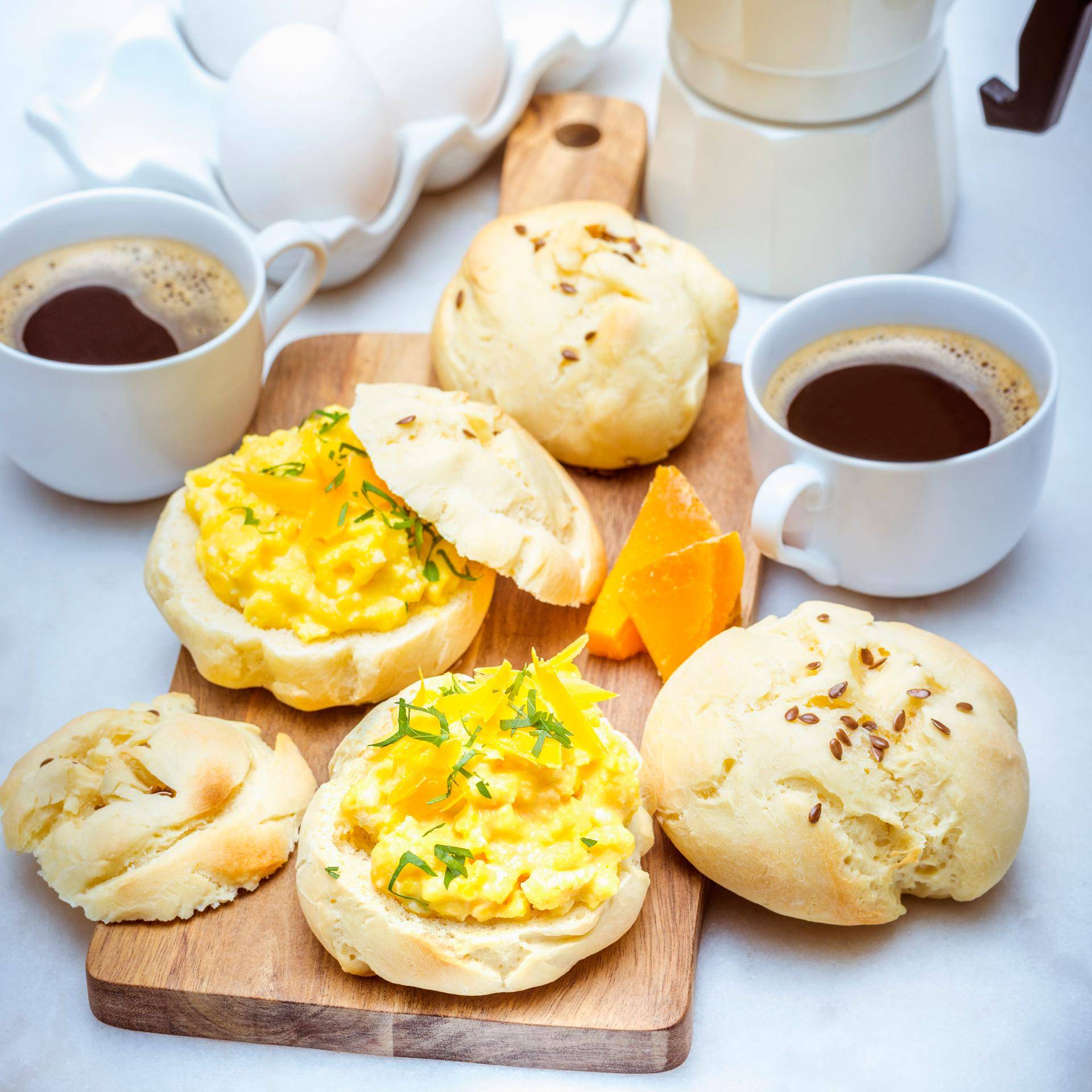 Oeufs brouillés à la mimolette et petits pains - Recette Companion Connect | Moulinex