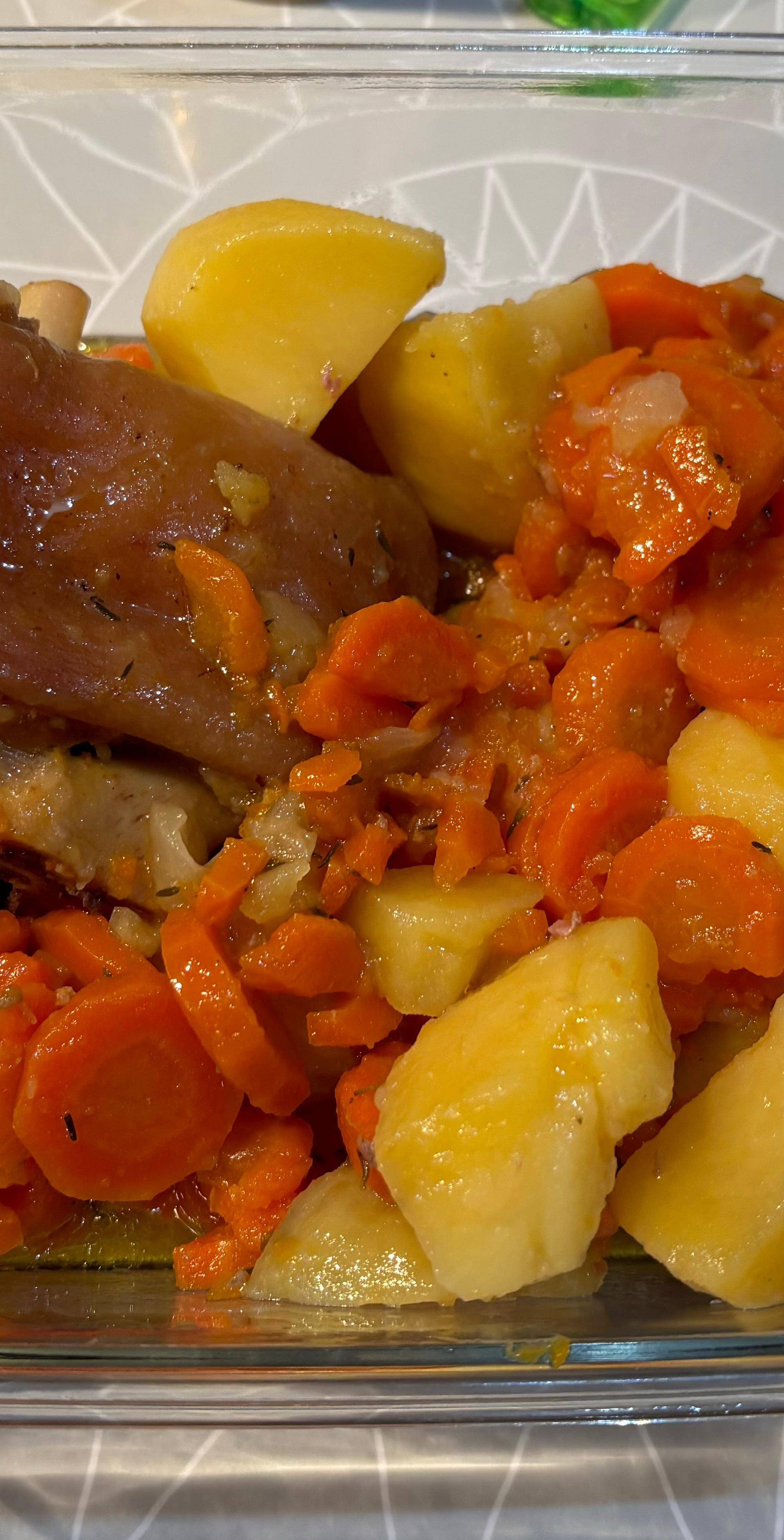 Jarret de porc, pommes de terre et carottes - Recette Cookeo | Moulinex