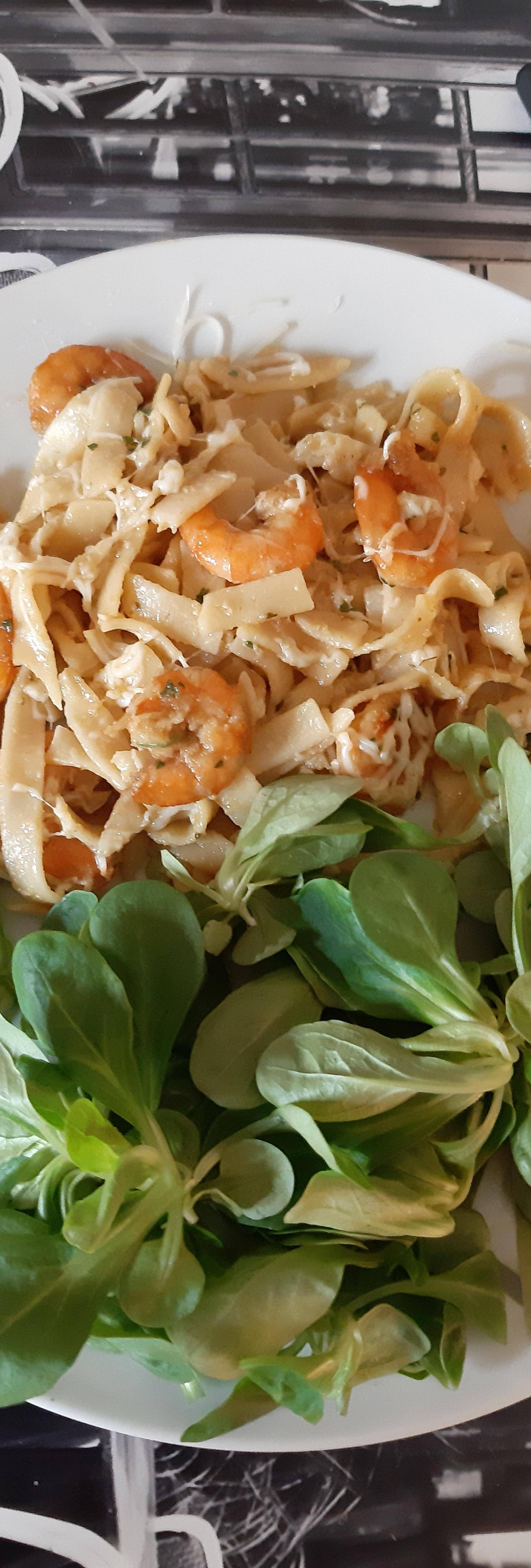 Crevettes marinées à l'ail et tagliatelles - Recette Cookeo | Moulinex