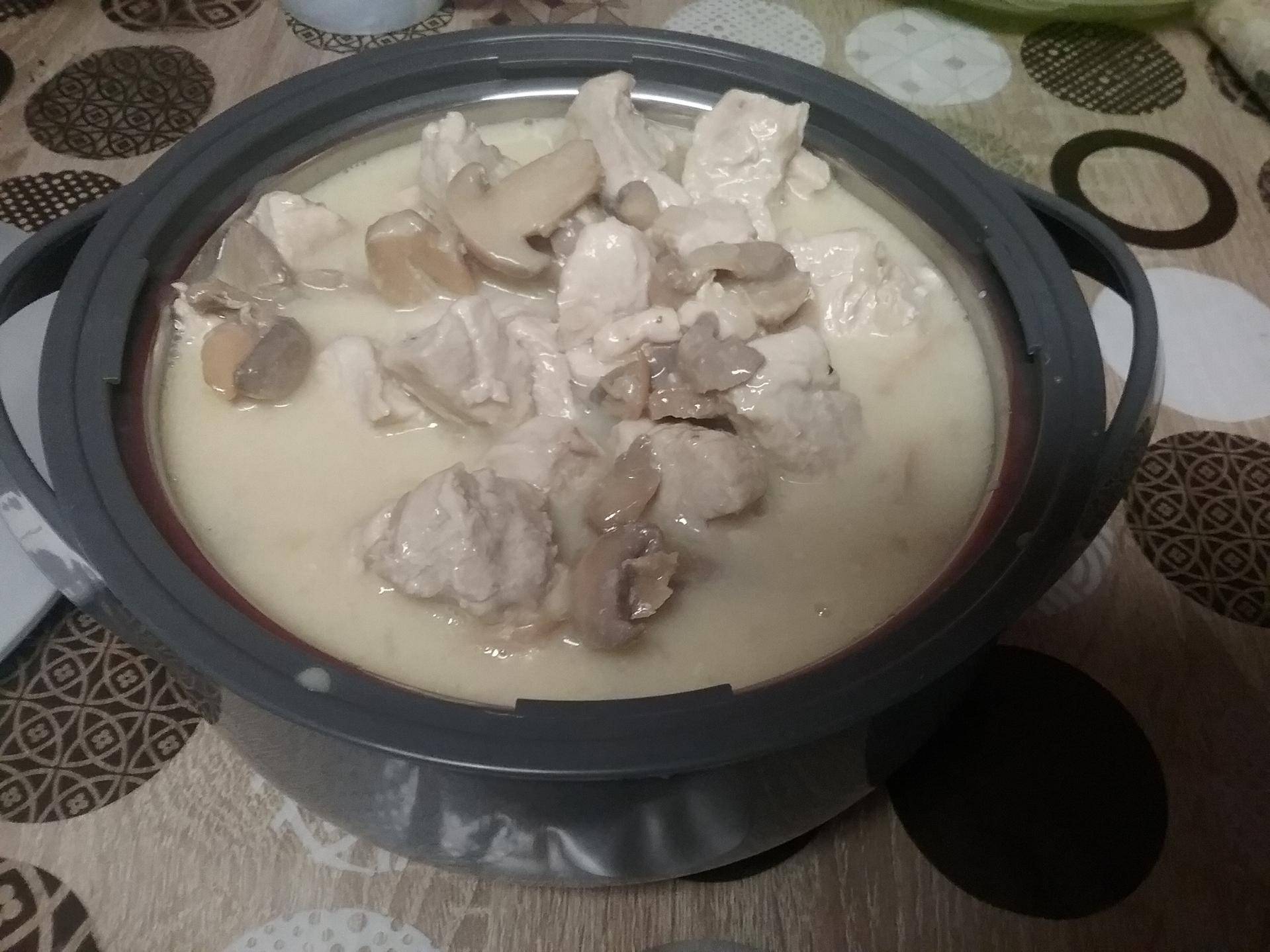 Filet de poulet à la crème et champignons de Paris - Recepten Cookeo | Moulinex