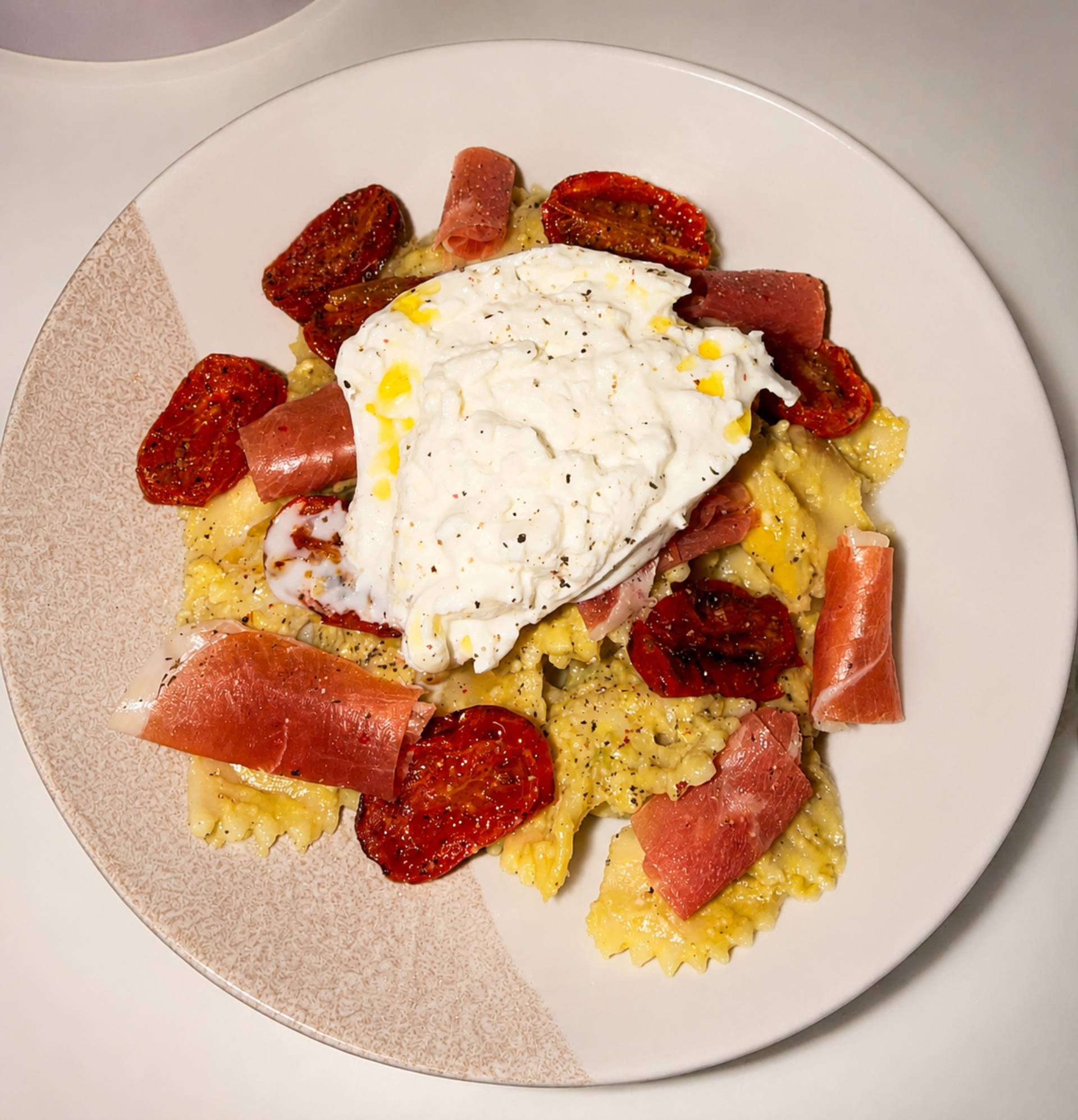 Pâtes crémeuses à l’avocat façon carbonara, burrata et tomates confite - Recette Cookeo Infinity 17in1 | Moulinex