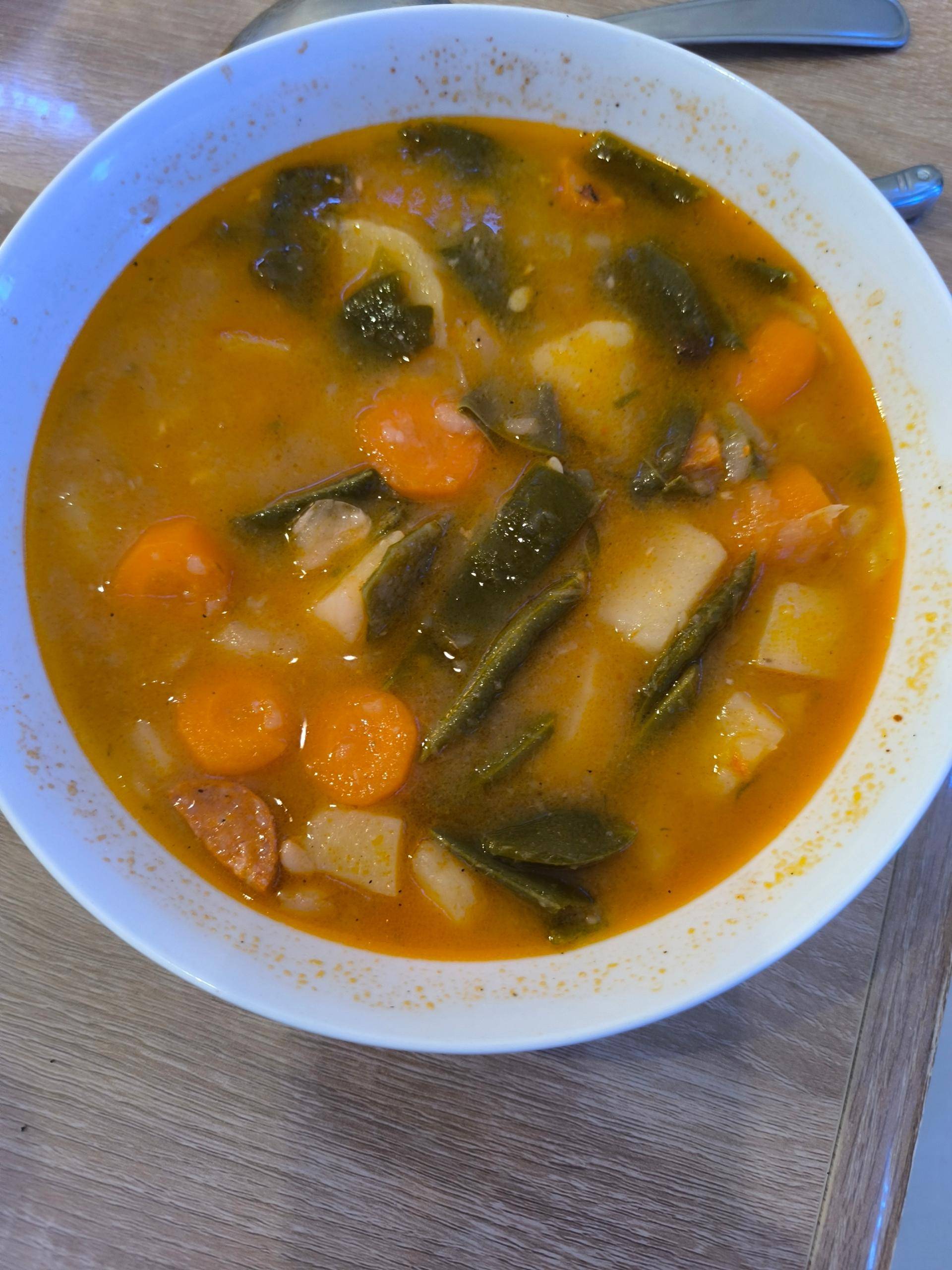Soupe portugaise au haricots blanc - Recepten Cookeo V3 | Moulinex