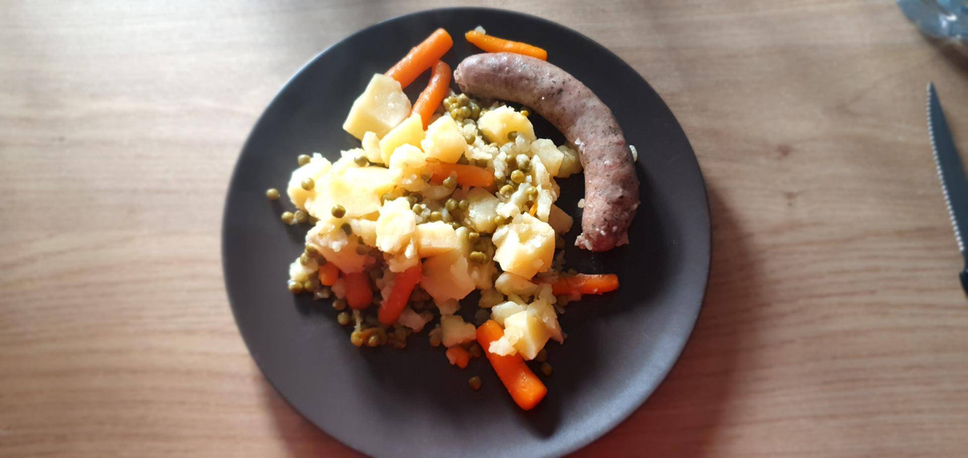 Rata Pommes de terre, saucisses et pois-carottes - Recette Cookeo | Moulinex