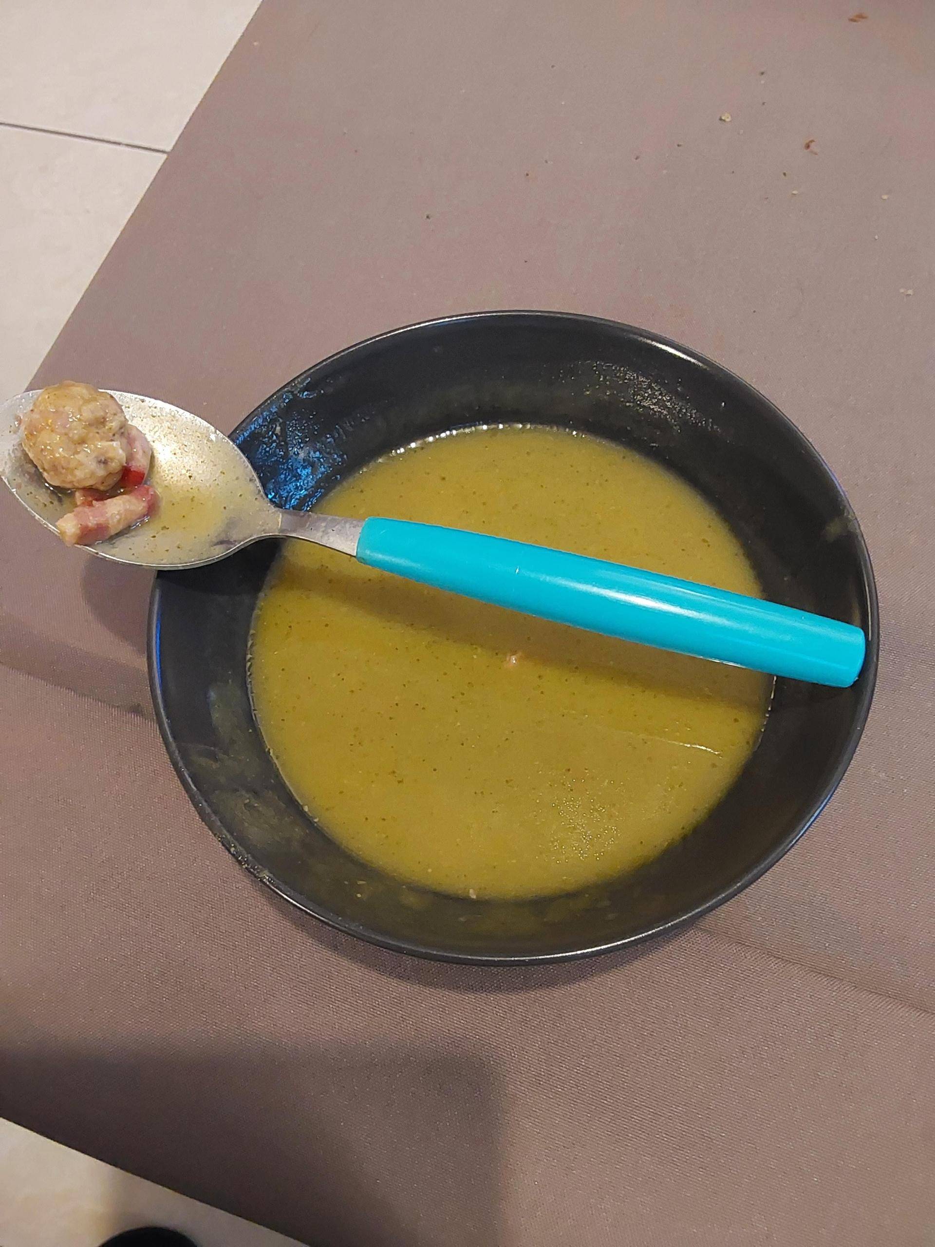 Potage de brocolis courgette et boulettes de viande - Recette Cookeo V3 | Moulinex