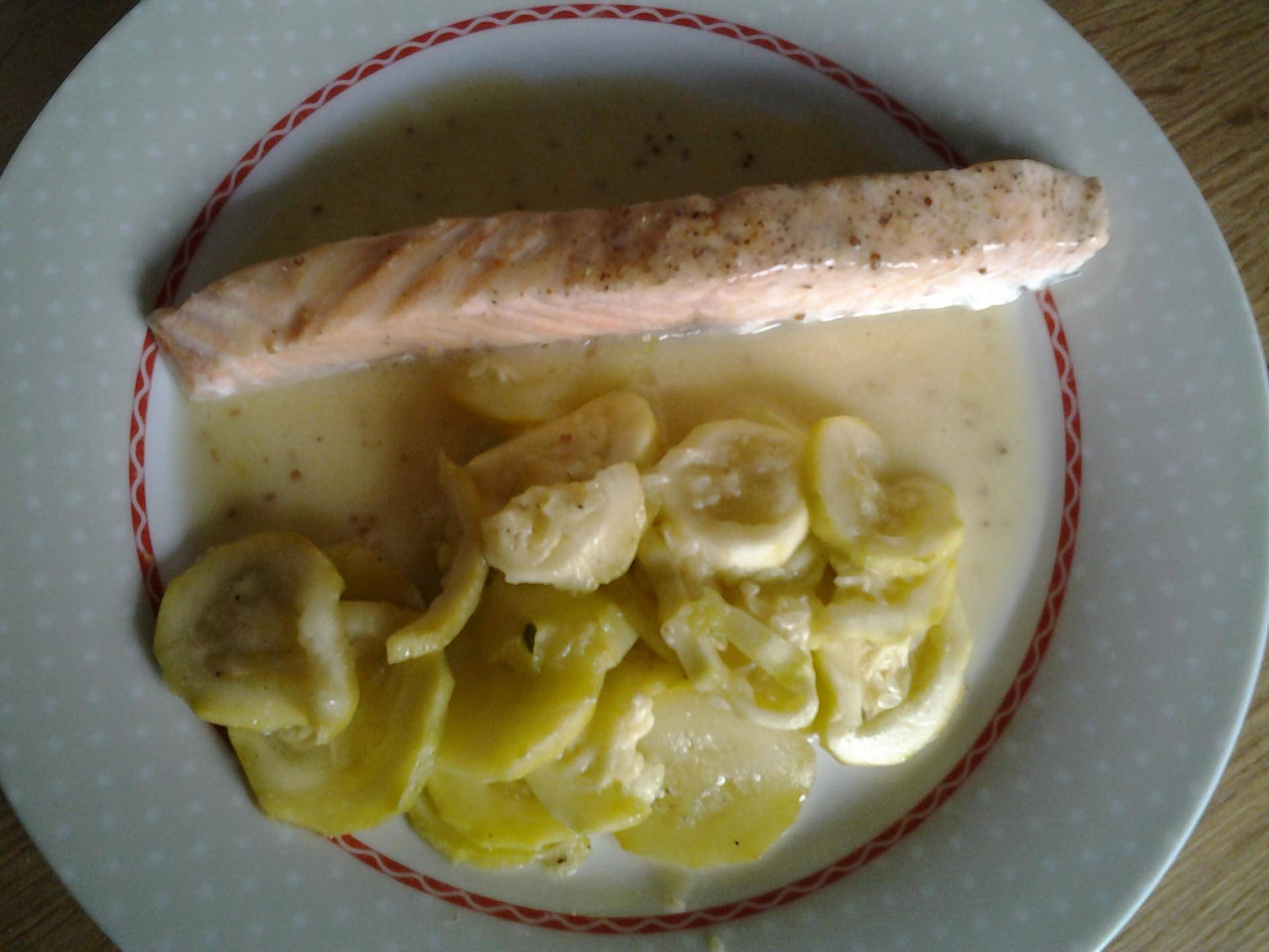 Pavé de saumon aux courgettes et sauce au vin blanc - Recette Companion Connect XL | Moulinex