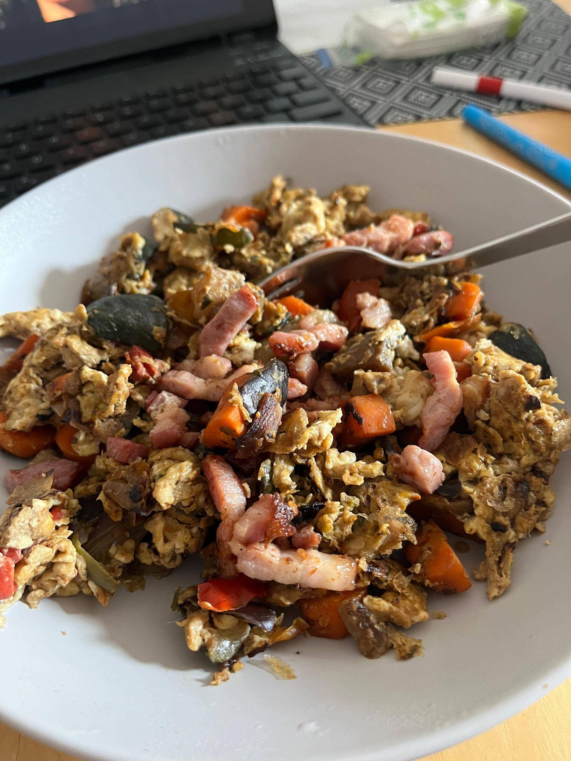 Œufs brouillés et petits légumes - Recette Cookeo | Moulinex