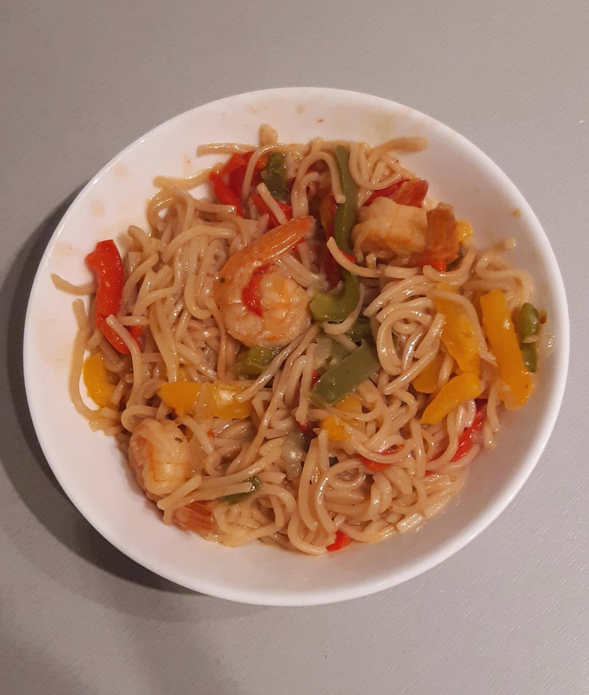 Nouilles chinoises aux poivrons et aux crevettes - Recepten Cookeo | Moulinex