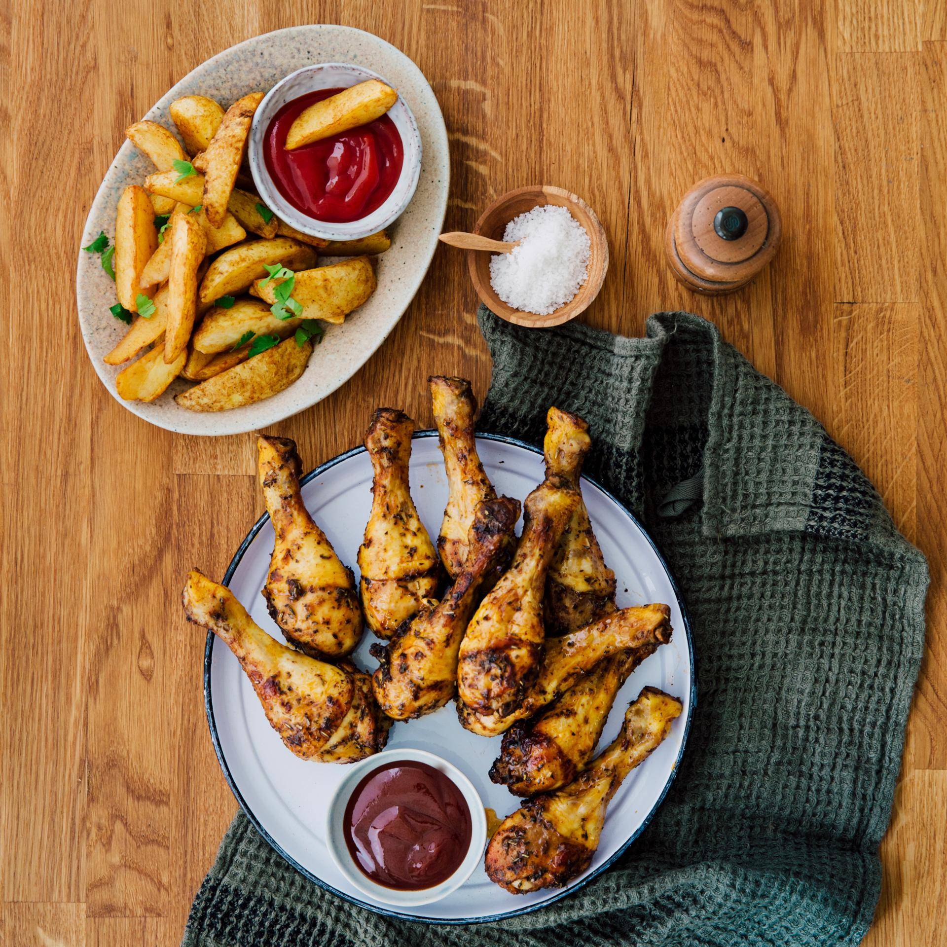 Pilons de poulet barbecue, salade mexicaine et potatoes - Recette DUAL EASY FRY XXL | Moulinex