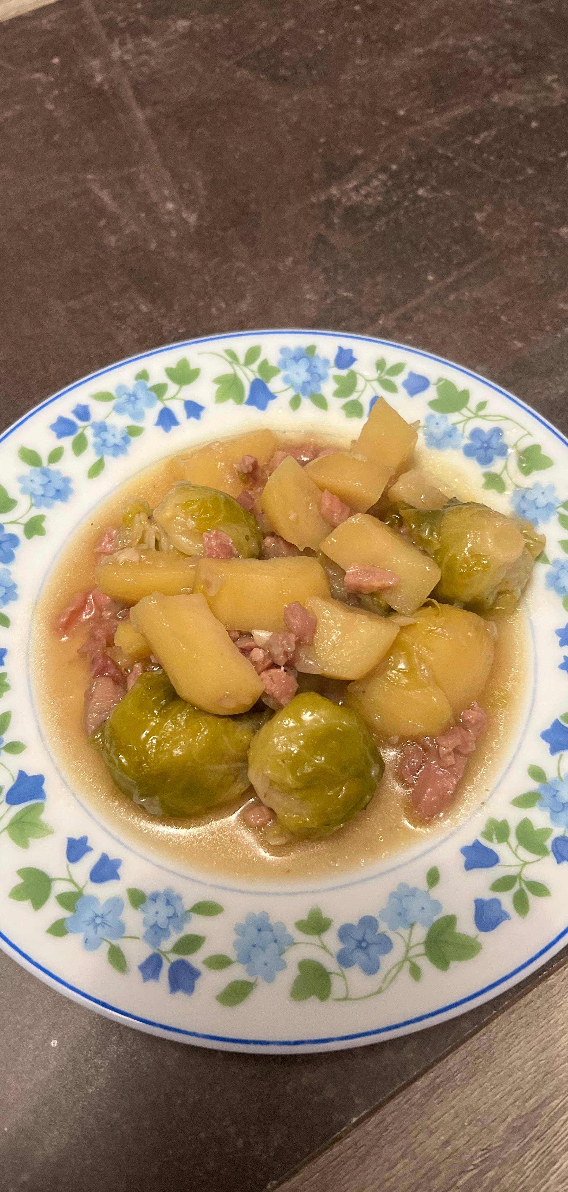 Mijoté de chou de Bruxelles, pommes de terre et lardons fumé - Recette Cookeo | Moulinex