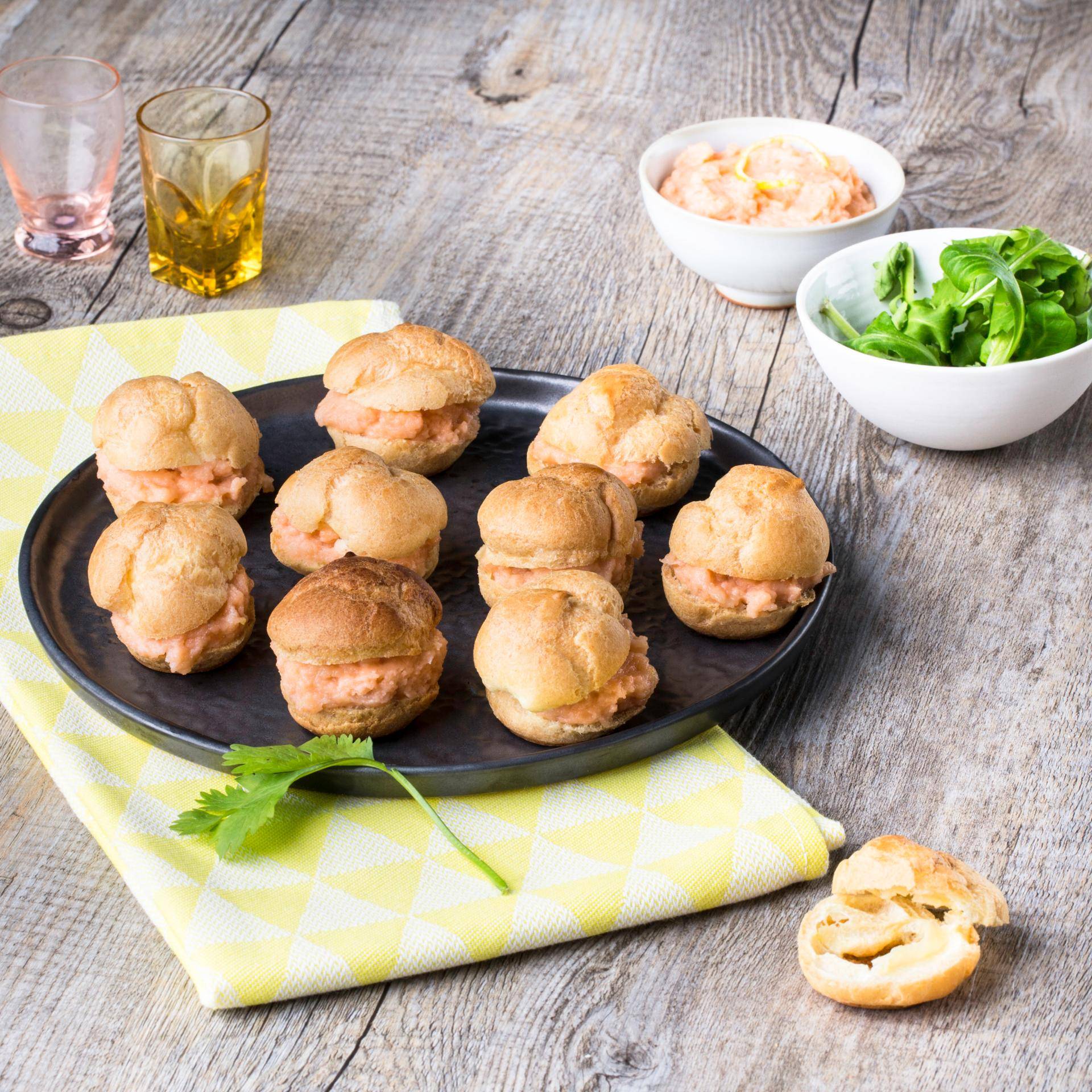 Choux aux rillettes de saumon - Recette Companion | Moulinex