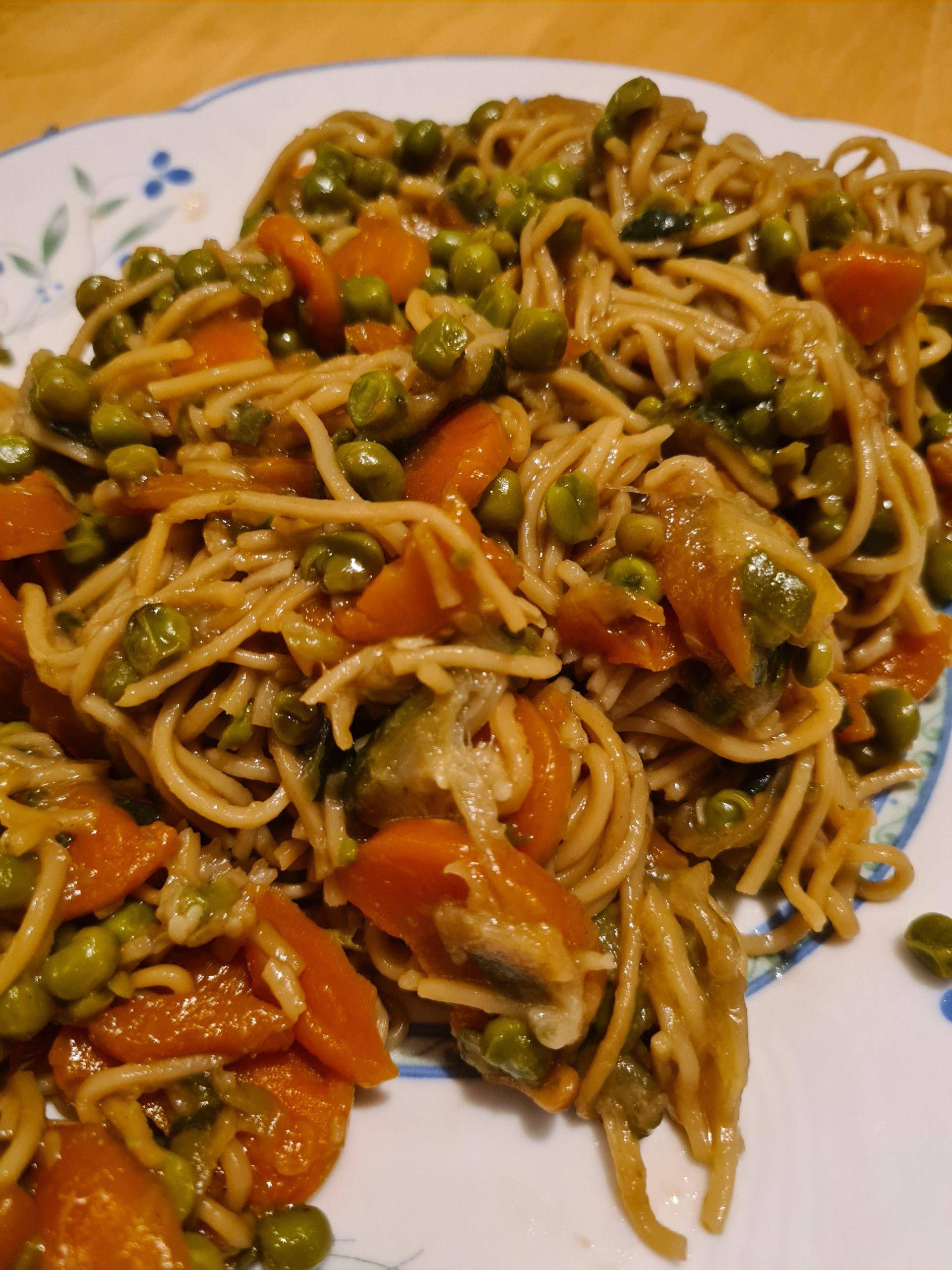 Légumes et nouilles à l'asiatique - Recepten Cookeo V3 | Moulinex
