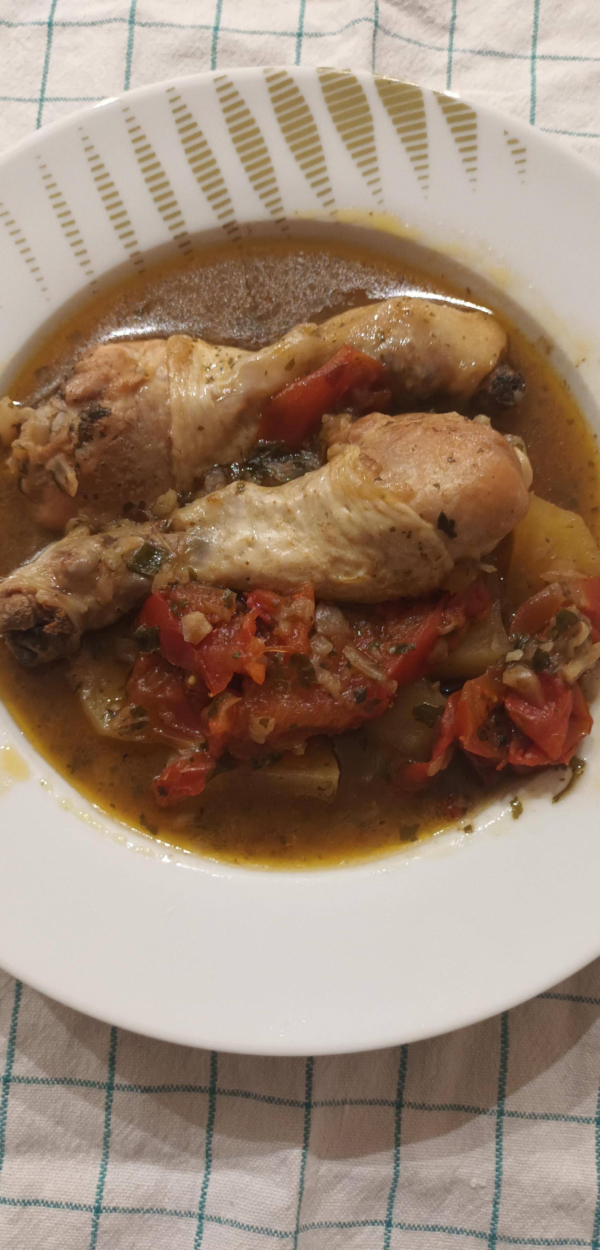 Pilons de poulet avec ces pommes de terre et tomates - Recette Cookeo | Moulinex