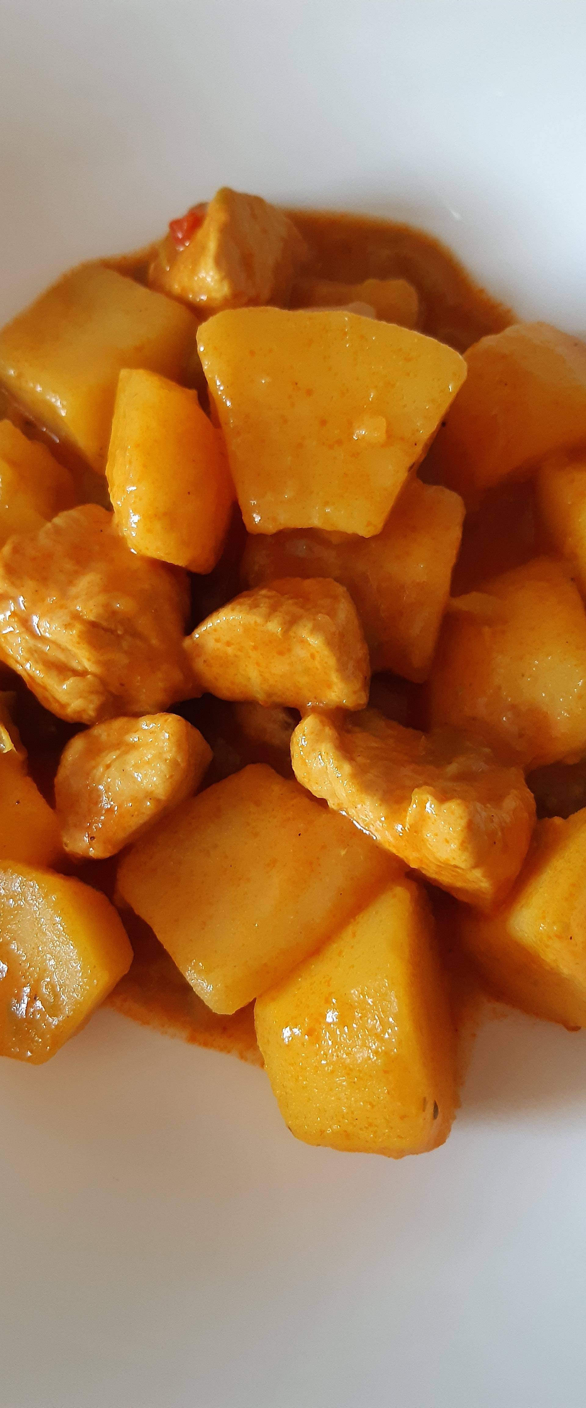 Pommes de terre au poulet, petits pois et épices du soleil - Recette Cookeo | Moulinex