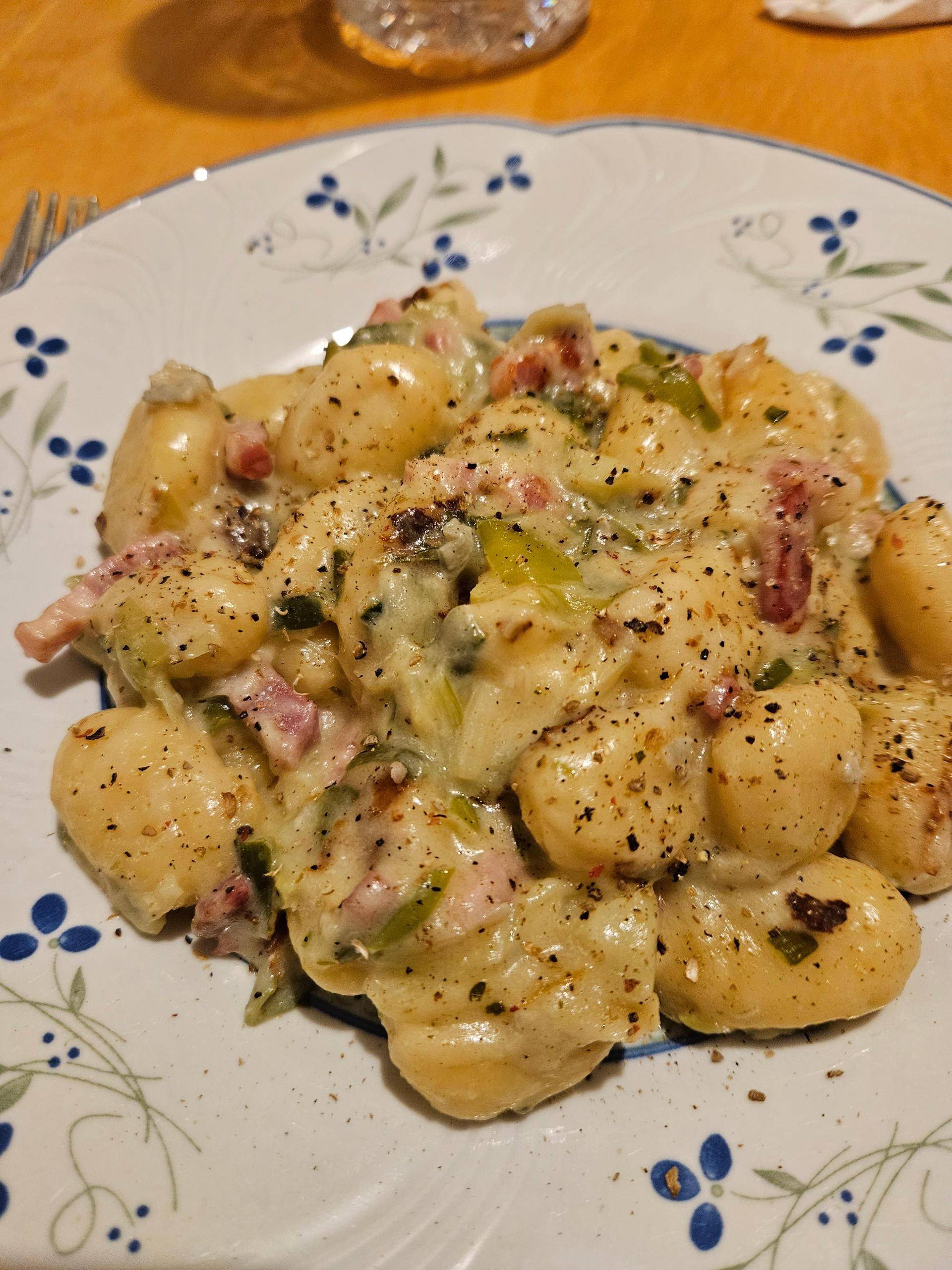 Gnocchis poireaux et lardons sauce gorgonzola - Recepten Cookeo V3 | Moulinex