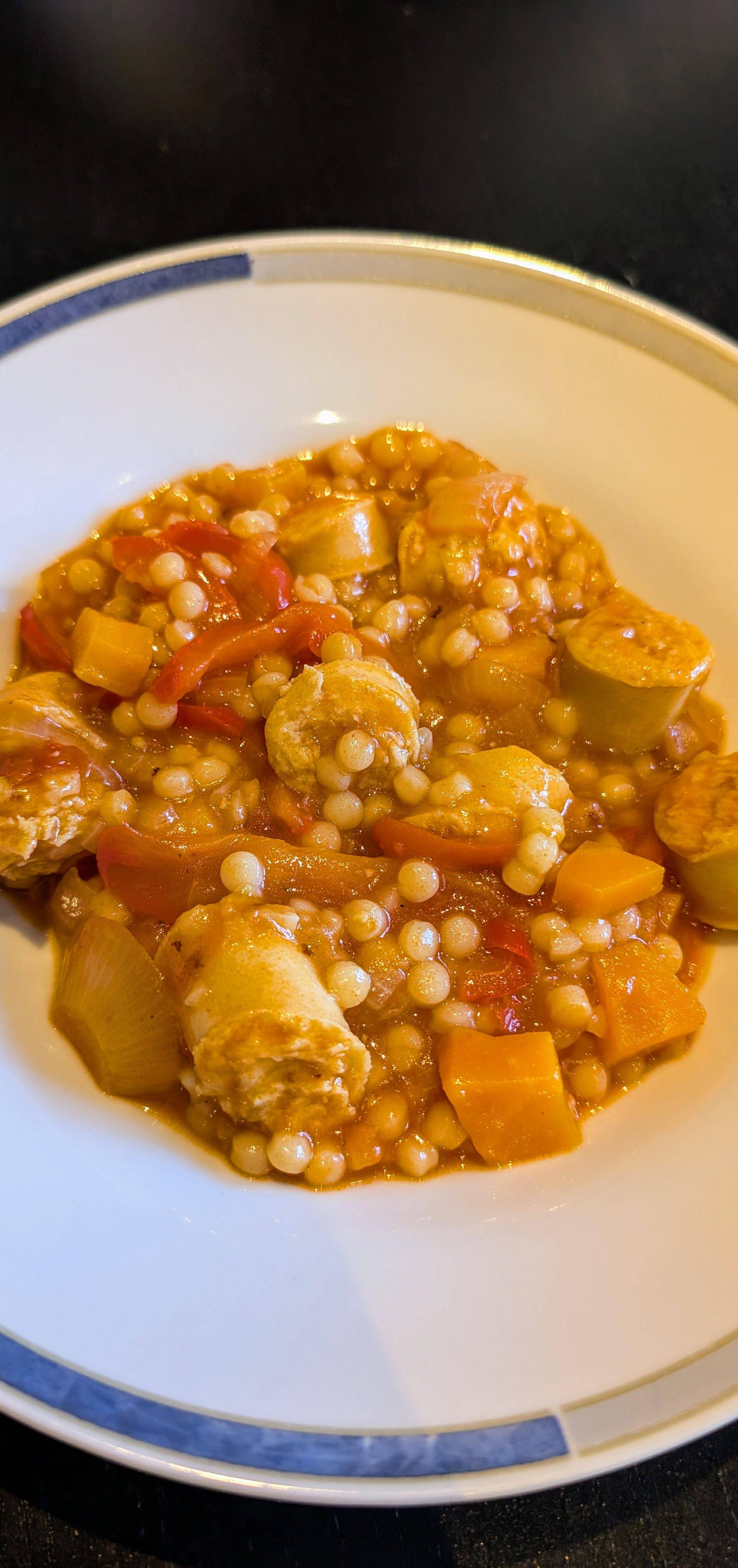 Saucisses de volaille - couscous perlé aux légumes - Recette Cookeo V3 | Moulinex