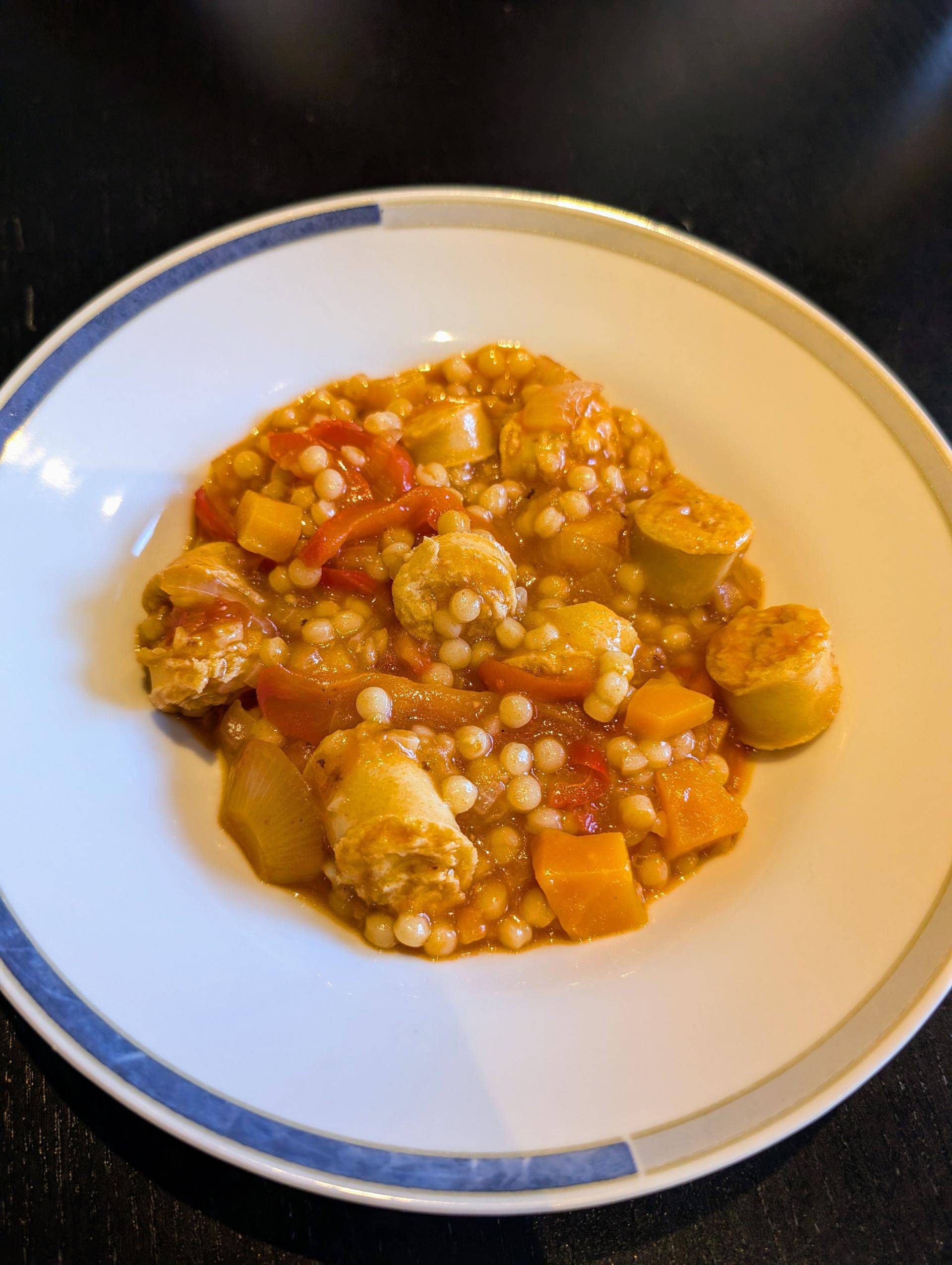 Saucisses de volaille - couscous perlé aux légumes - Recette Cookeo V3 | Moulinex