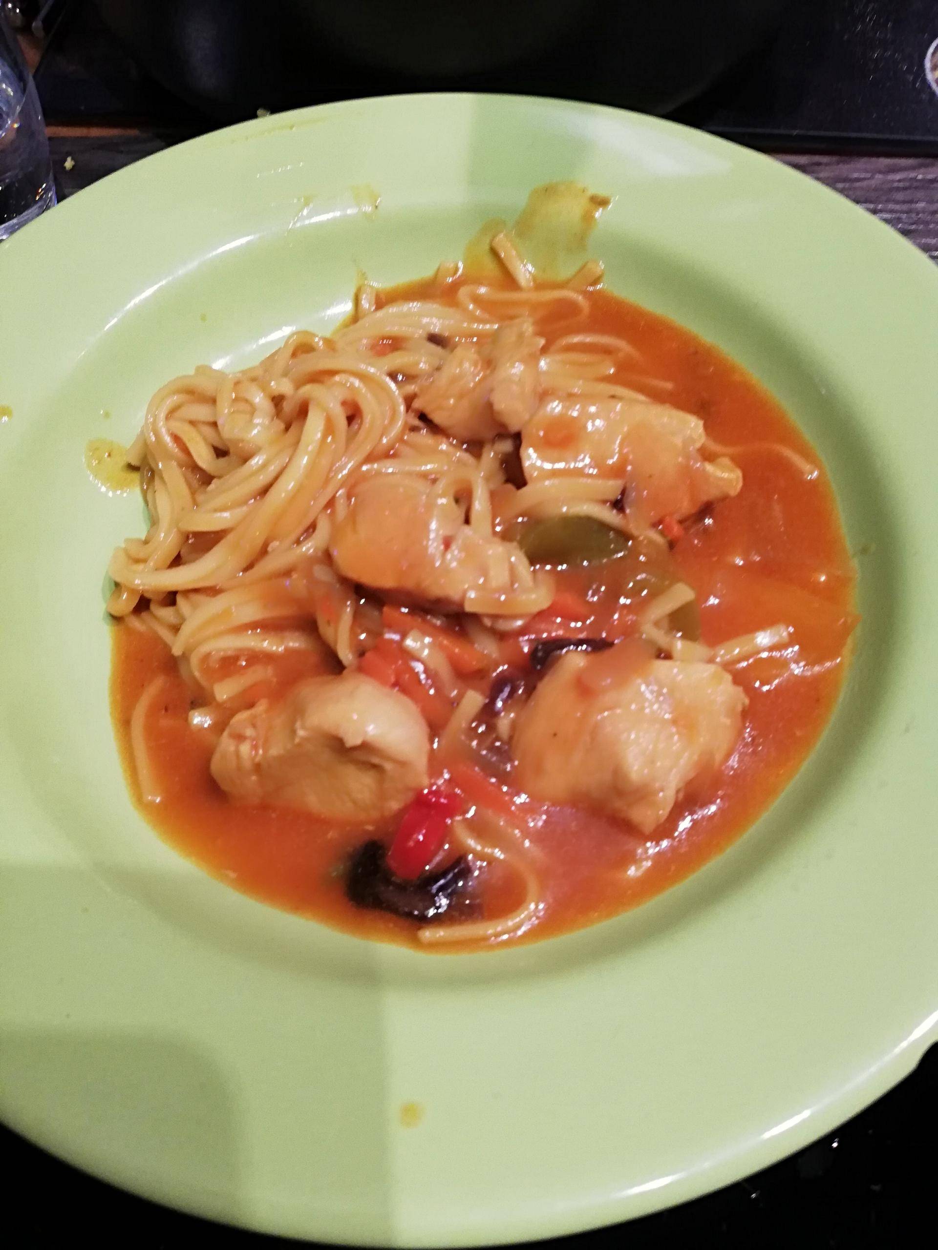 Nouilles chinoises au poulet sauce piquante - Recepten Cookeo | Moulinex