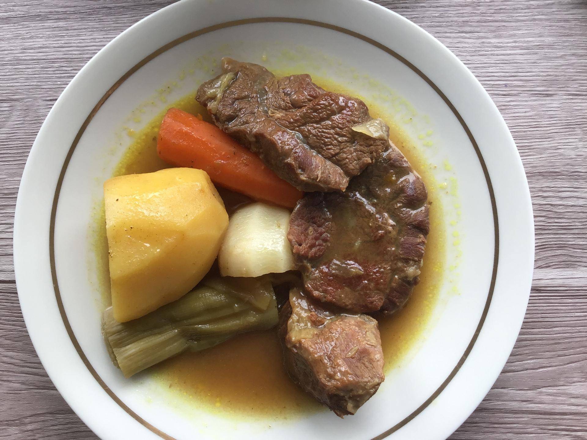 Bœuf mijoté au vin et ses légumes pot au feu - Recette Cookeo | Moulinex