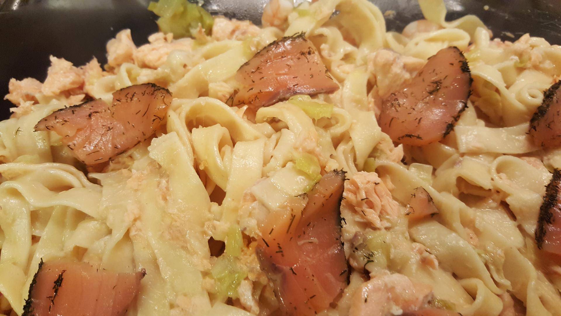 Tagliatelles truite saumon sur fondue de poireaux - Recepten Cookeo | Moulinex