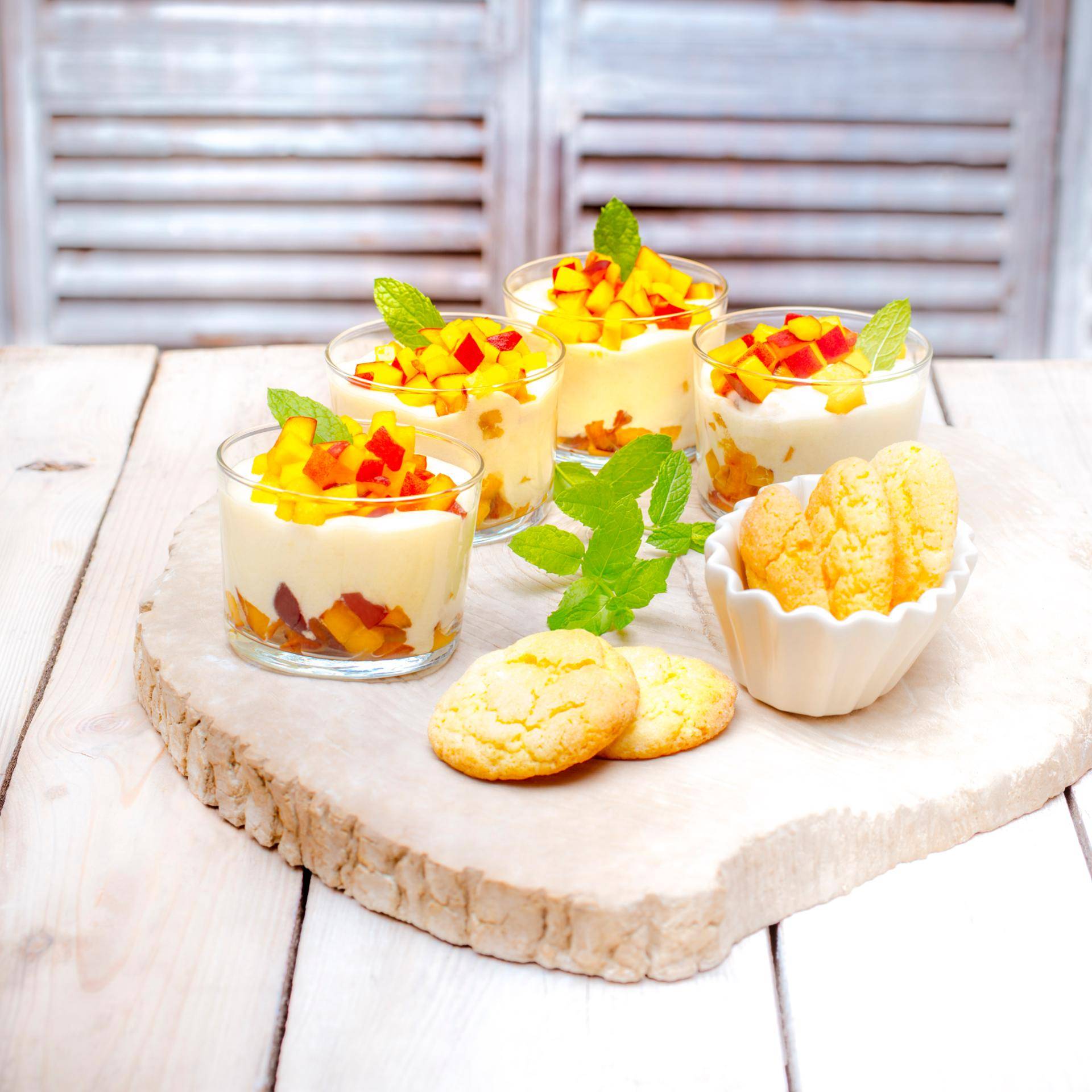 Mousse de pêches au mascarpone et biscuits à l’amande - Recette Companion Connect | Moulinex