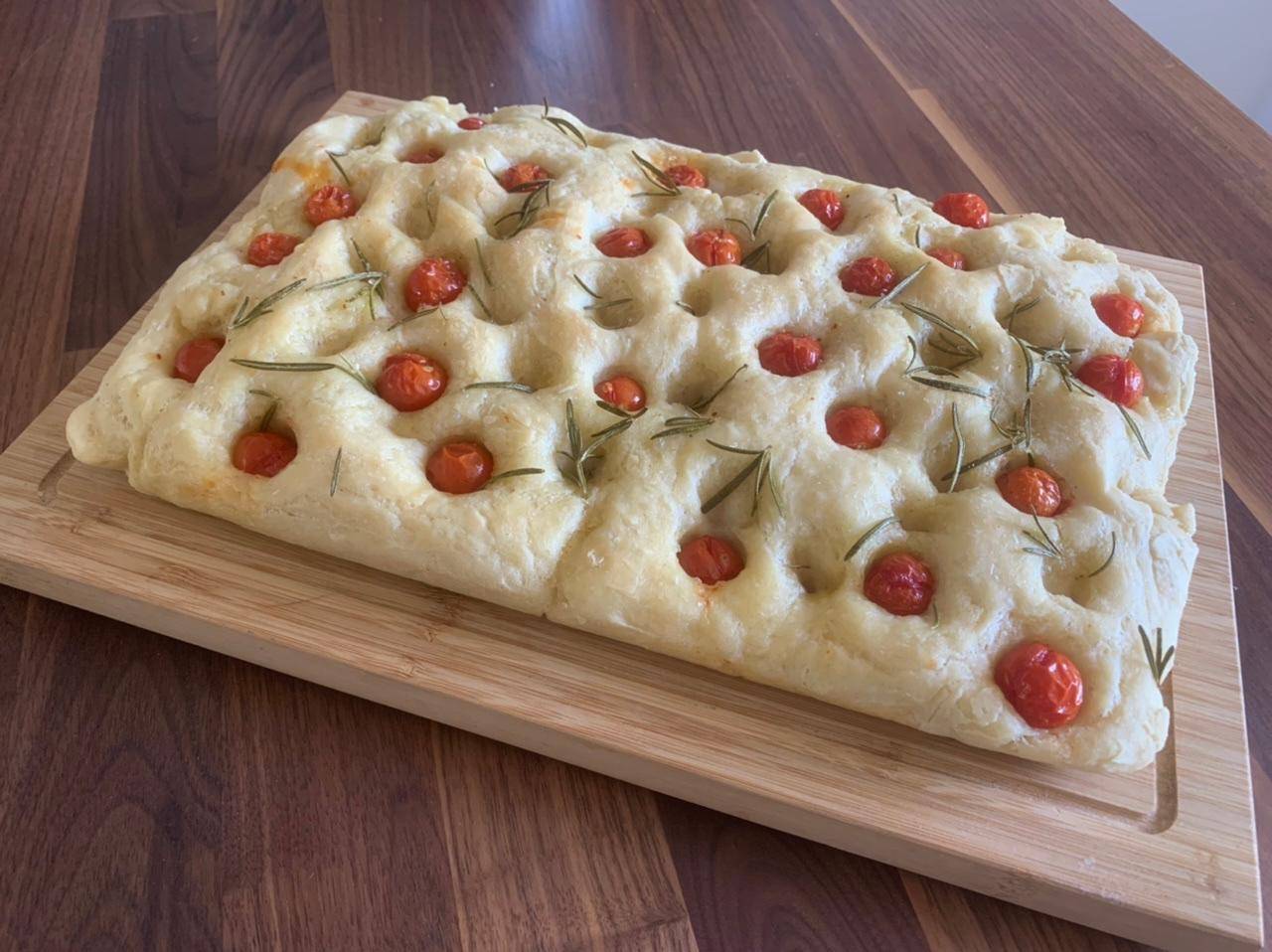 Focaccia tomates cerises et romarin 🔆 - Recette Companion Connect XL | Moulinex