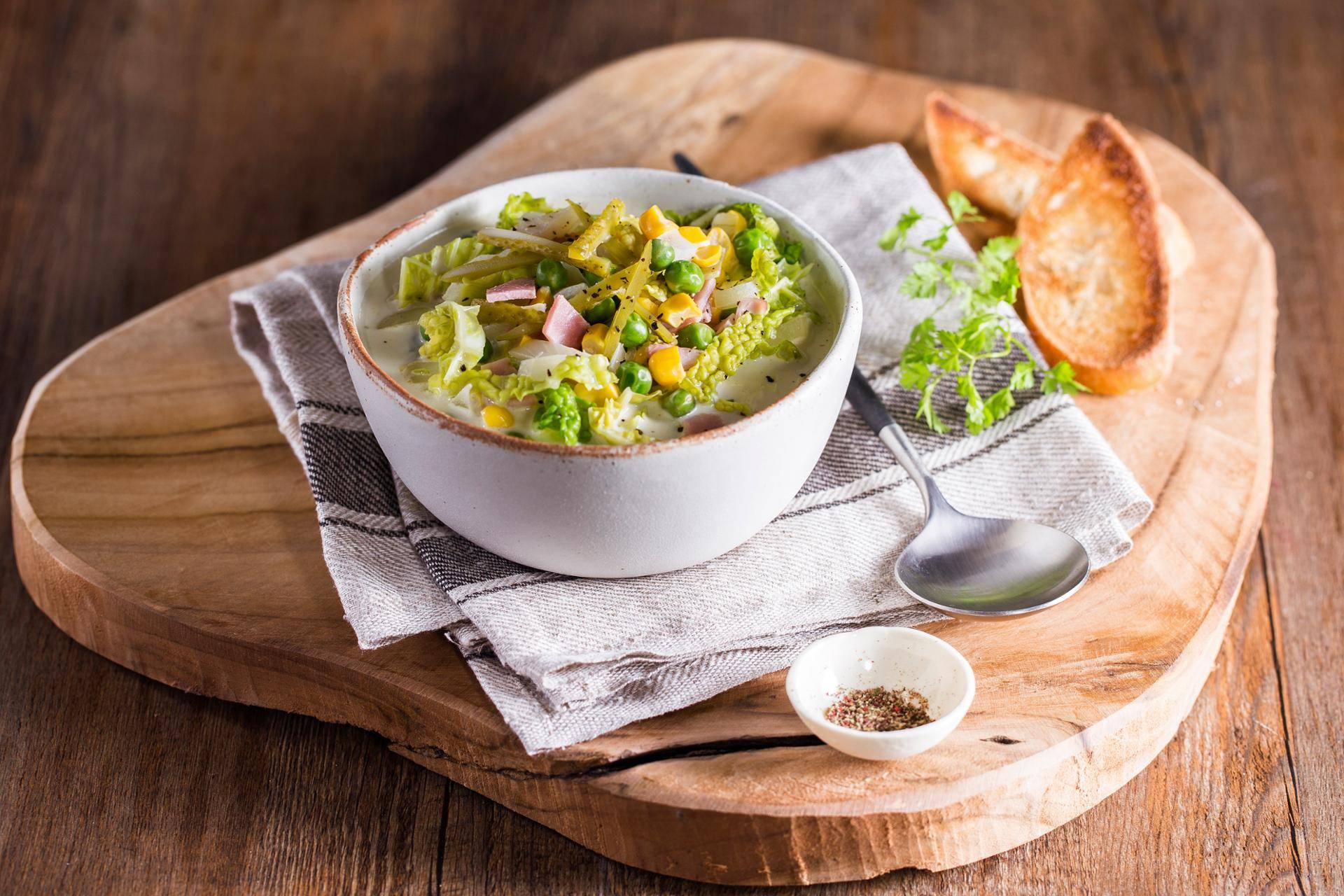 Soupe de choux au lait de soja, façon Coleslaw - Recette Soup & Co | Moulinex