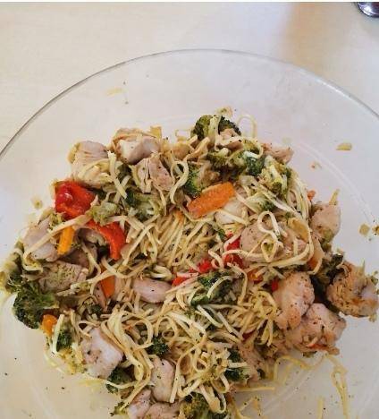 Wok de nouilles au poulet - Recepten Cookeo | Moulinex