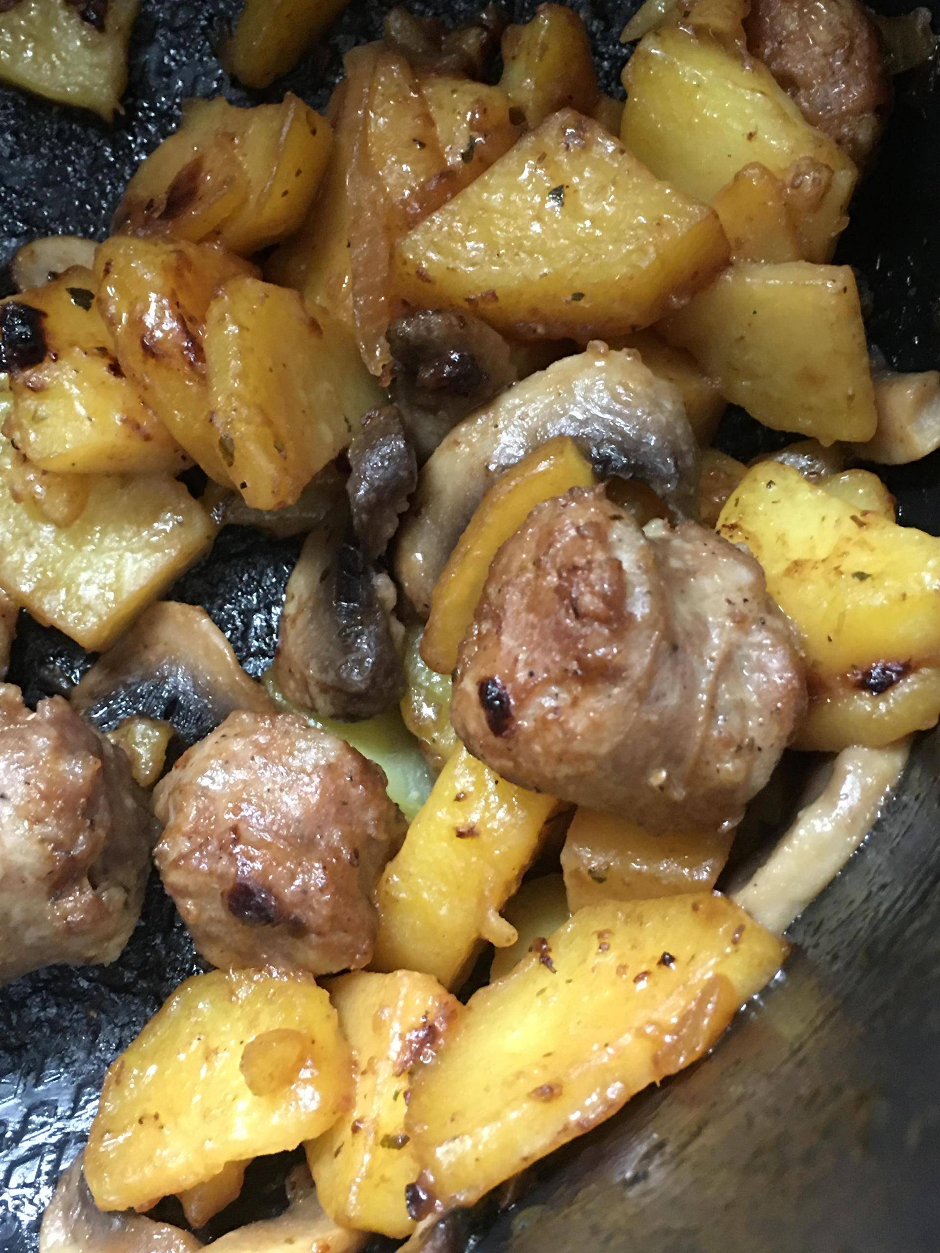 Pomme de terre et saucisses de Toulouse sautées - Recepten Cookeo | Moulinex