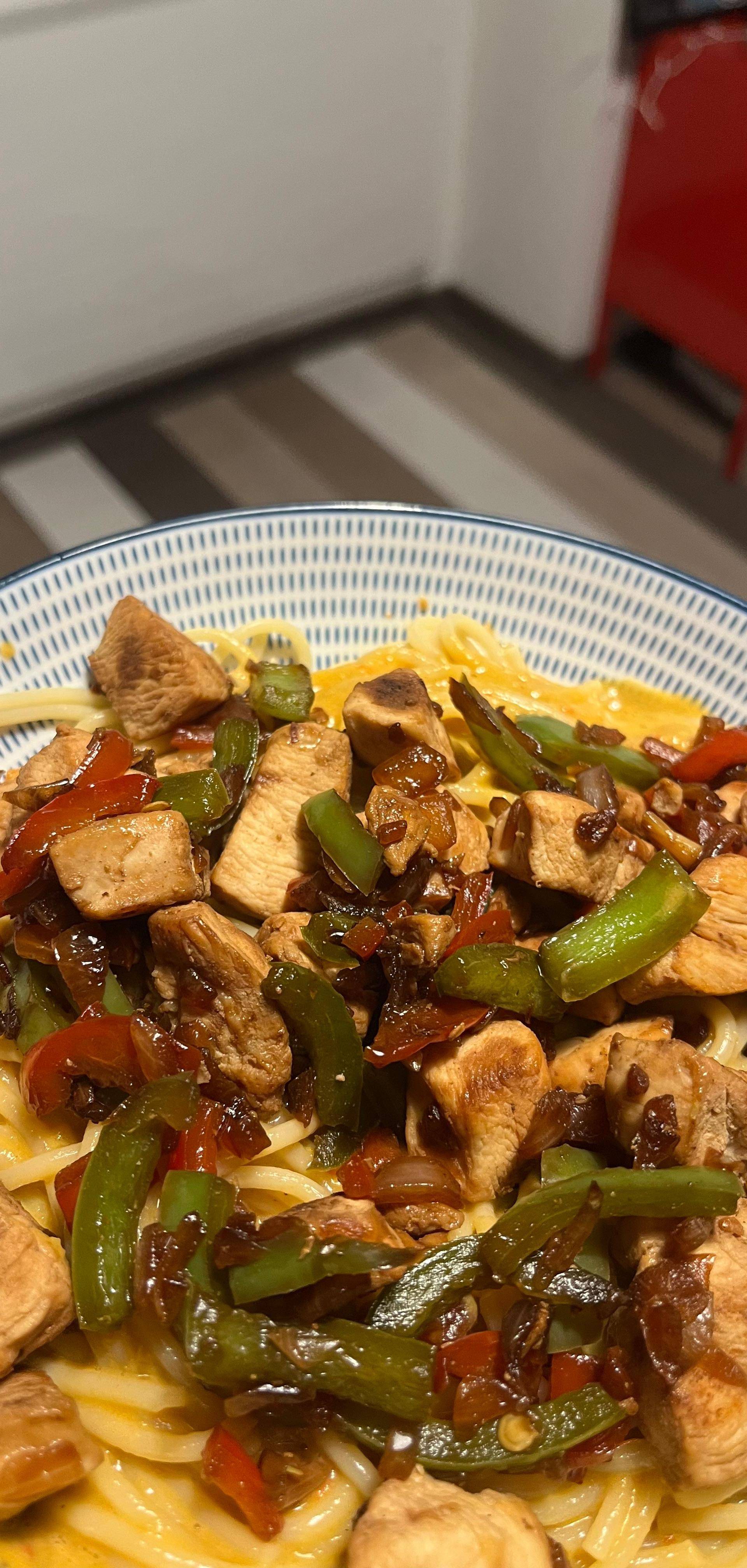 Pâtes et sa sauce poivrons - Recette Cookeo | Moulinex