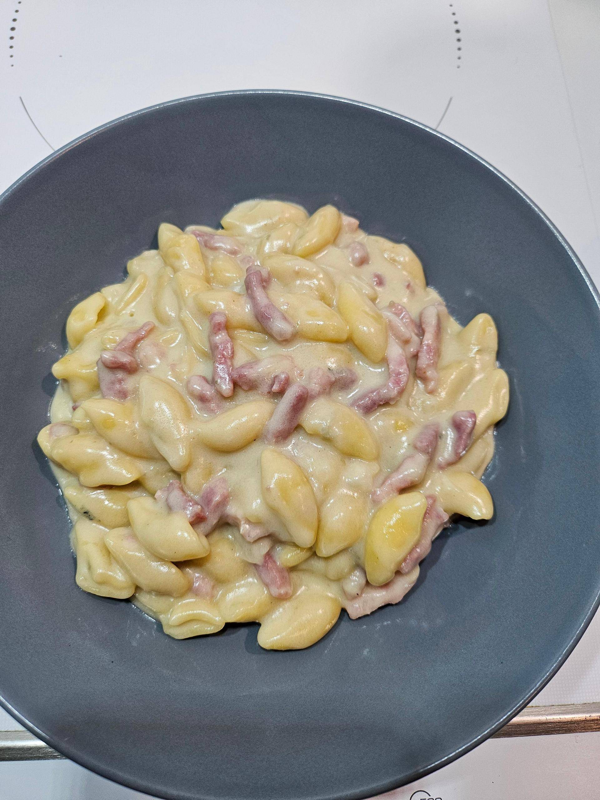 One pot pasta lardons roquefort - Recepten Companion | Moulinex