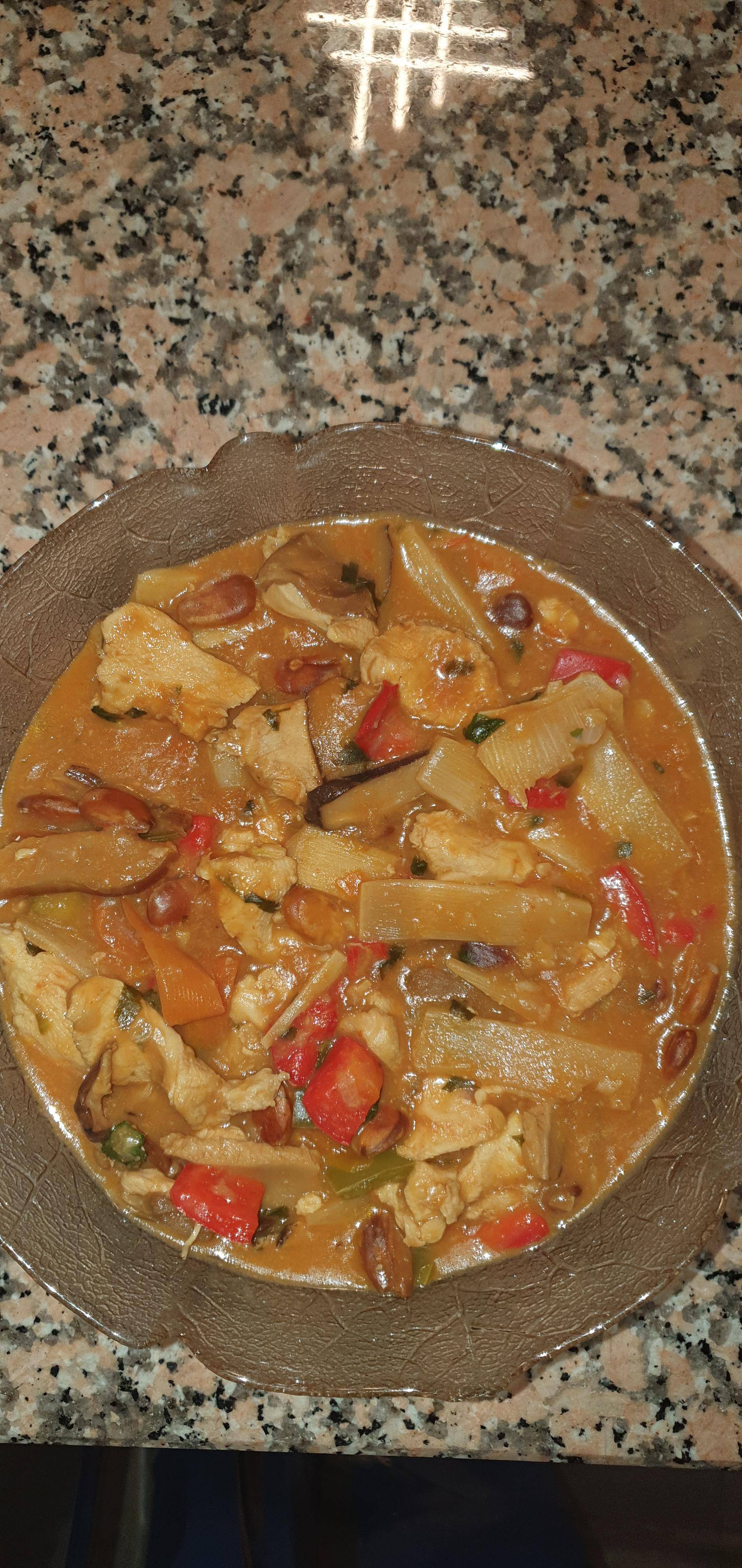 Poulet aux amandes et champignons parfumés - Recepten Companion Connect XL | Moulinex