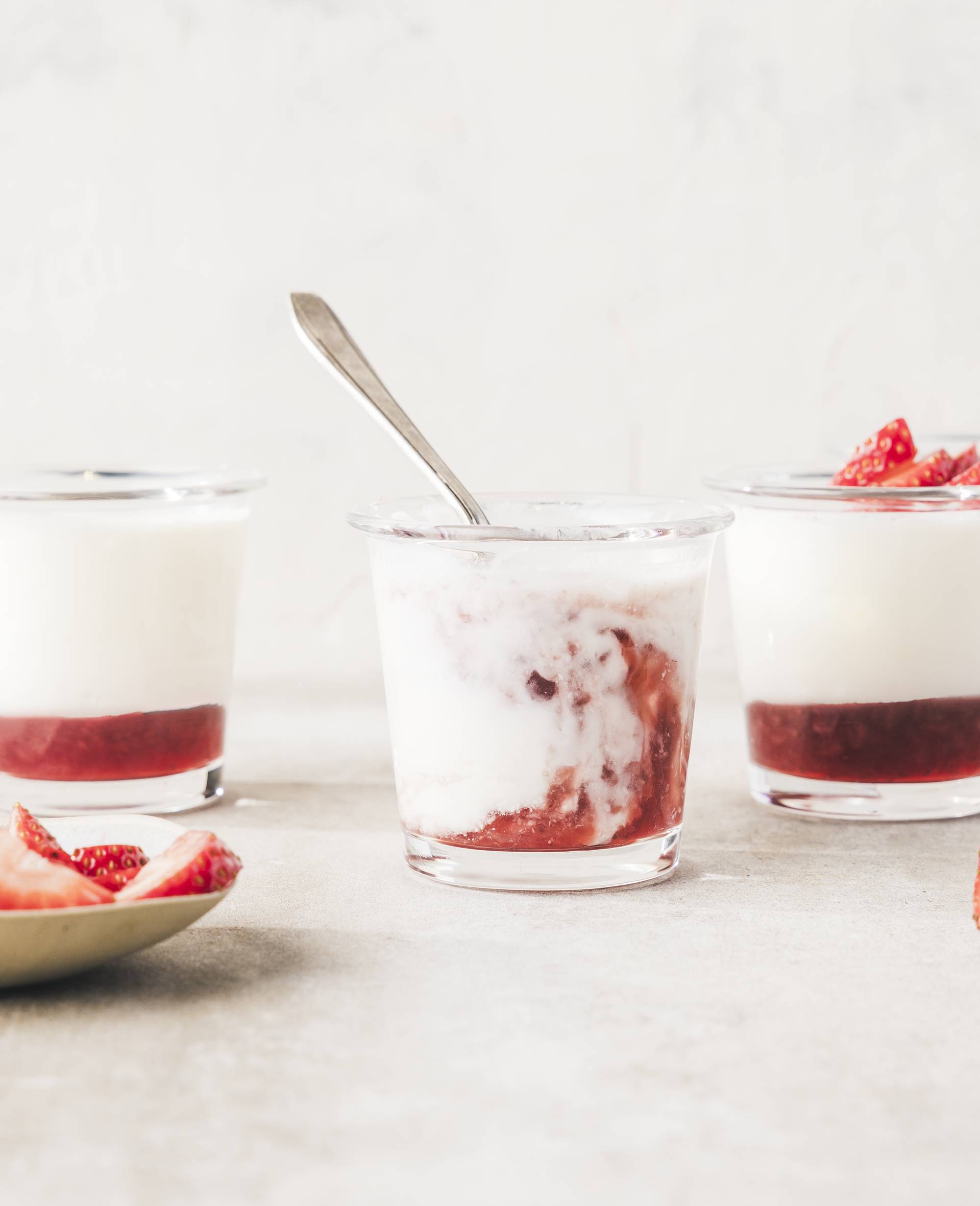 Crumble fraise rhubarbe à faible index glycémique - Recette EASY FRY & GRILL 2 in 1 MECHANICAL | Moulinex