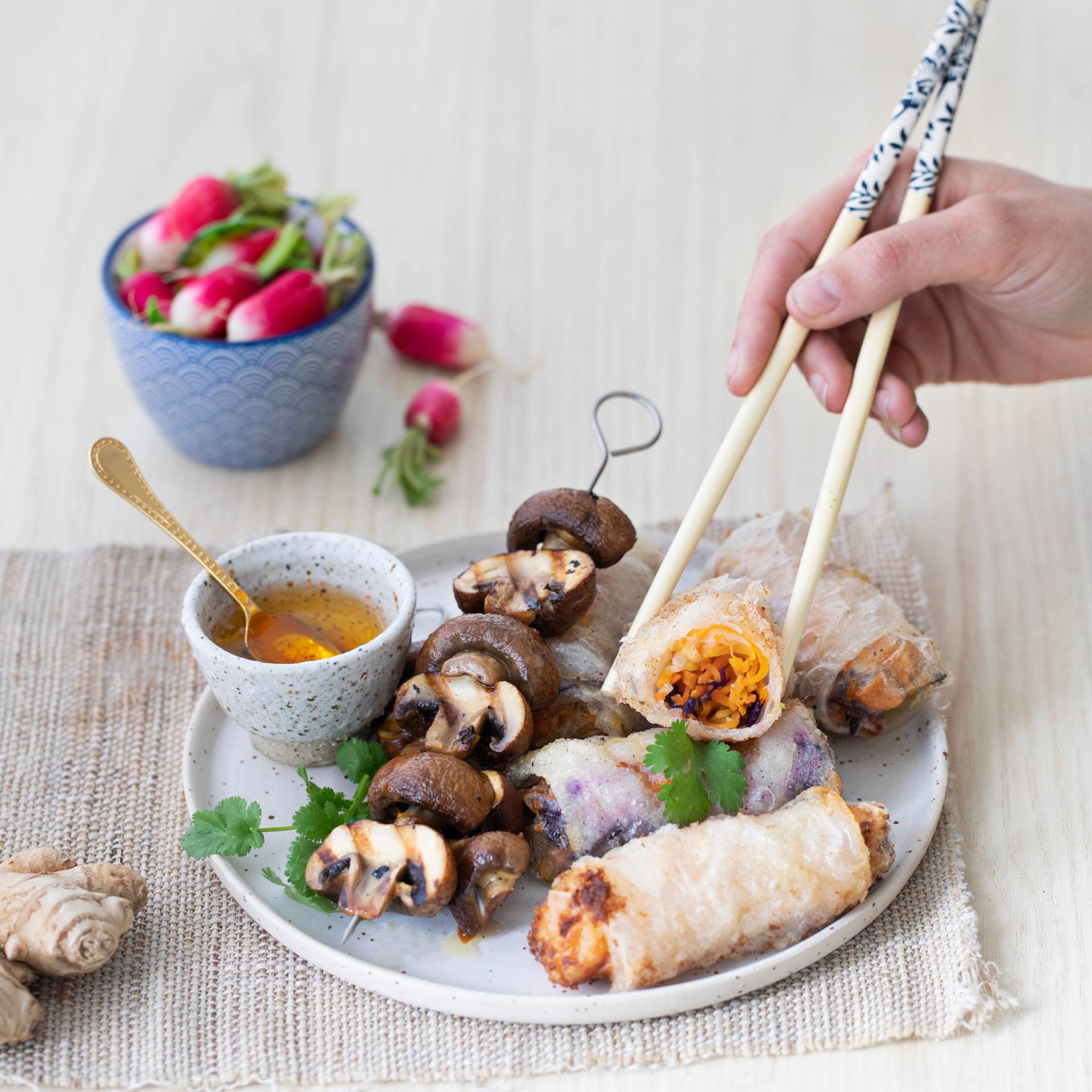 Brochettes de champignons et nems végé - Recette EASY FRY & GRILL 2 in 1 XXL | Moulinex