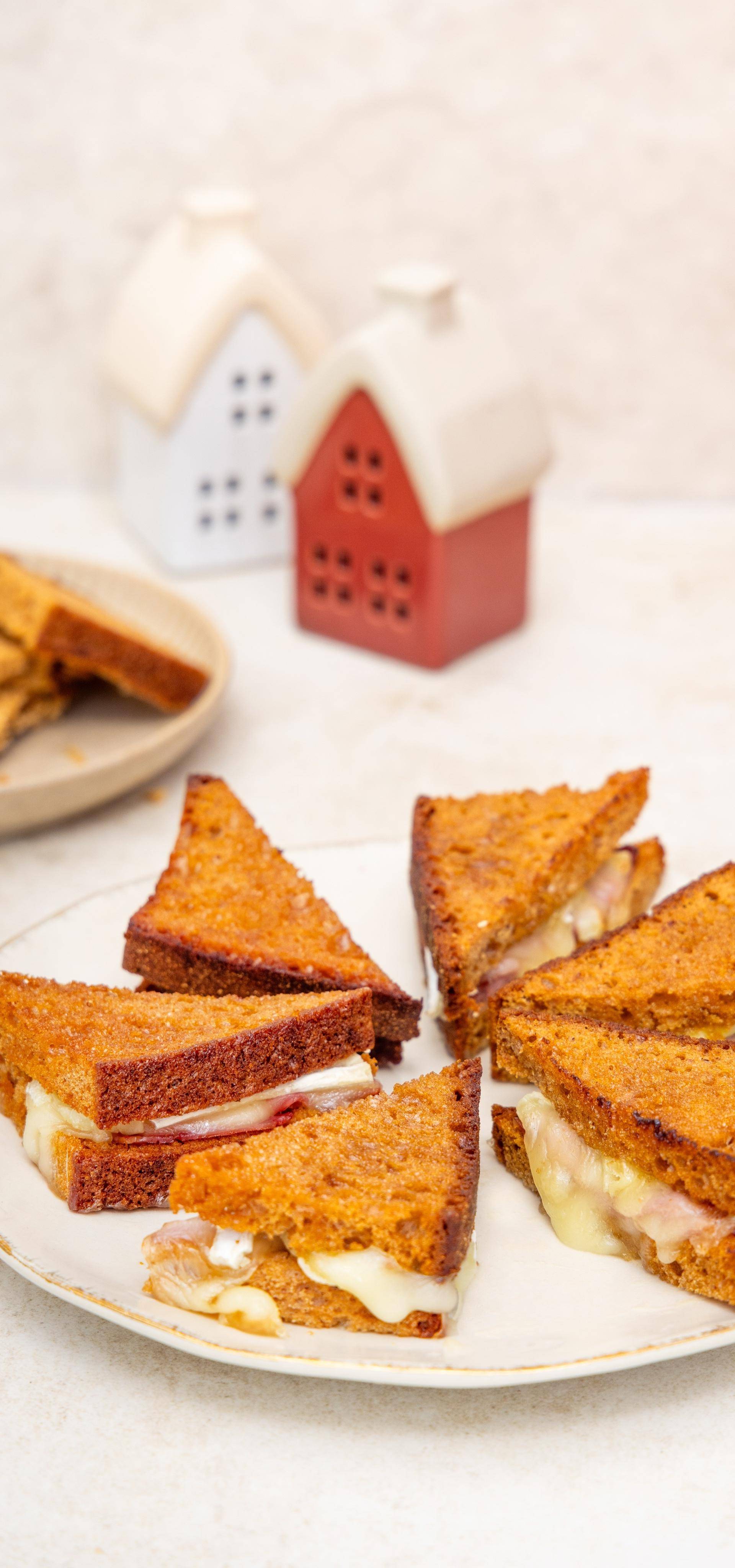 Croque pain d’épices, jambon et reblochon - Recette Cookeo V3 | Moulinex