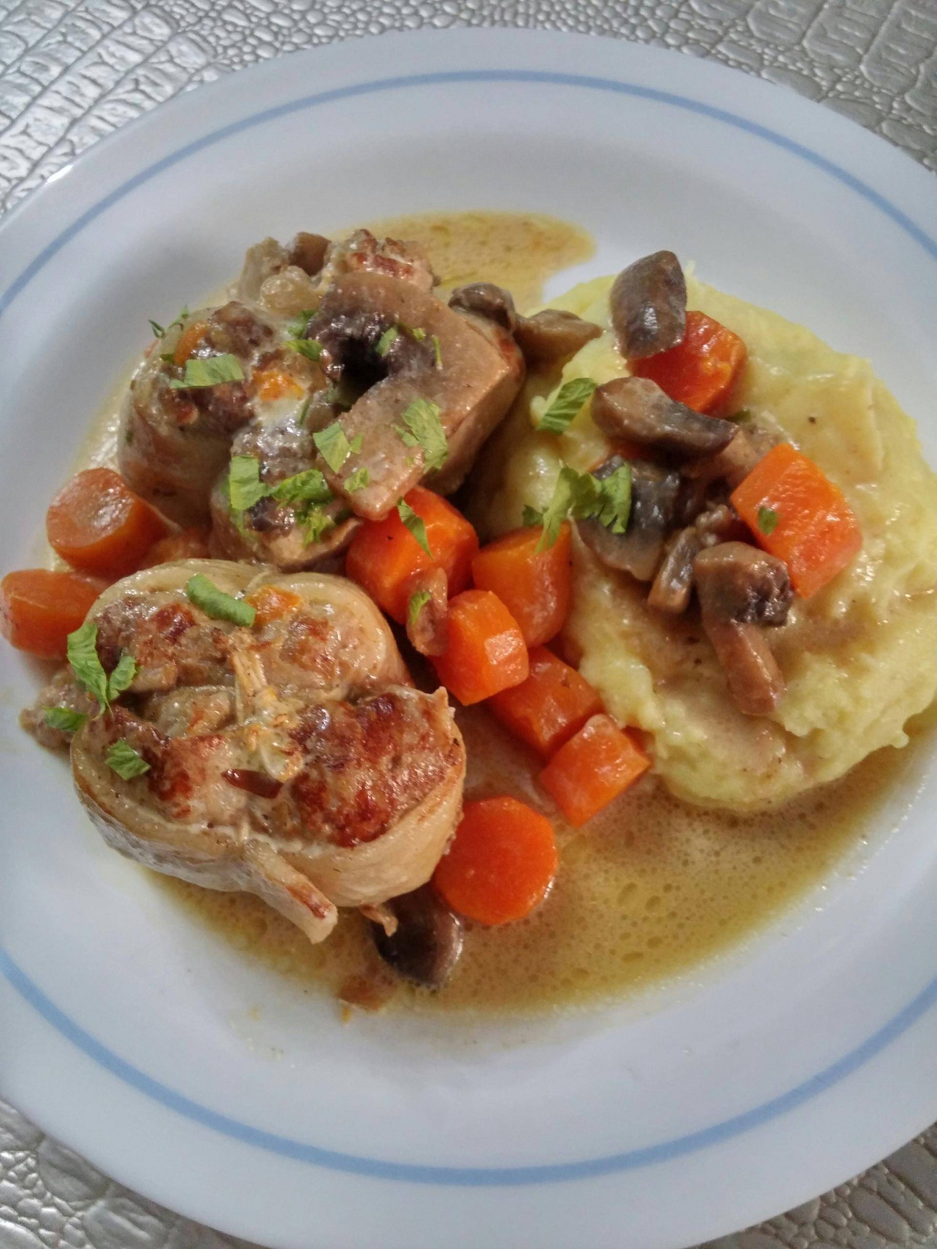 Paupiettes de veau, carottes, champignons à la crème - Recette Cookeo | Moulinex