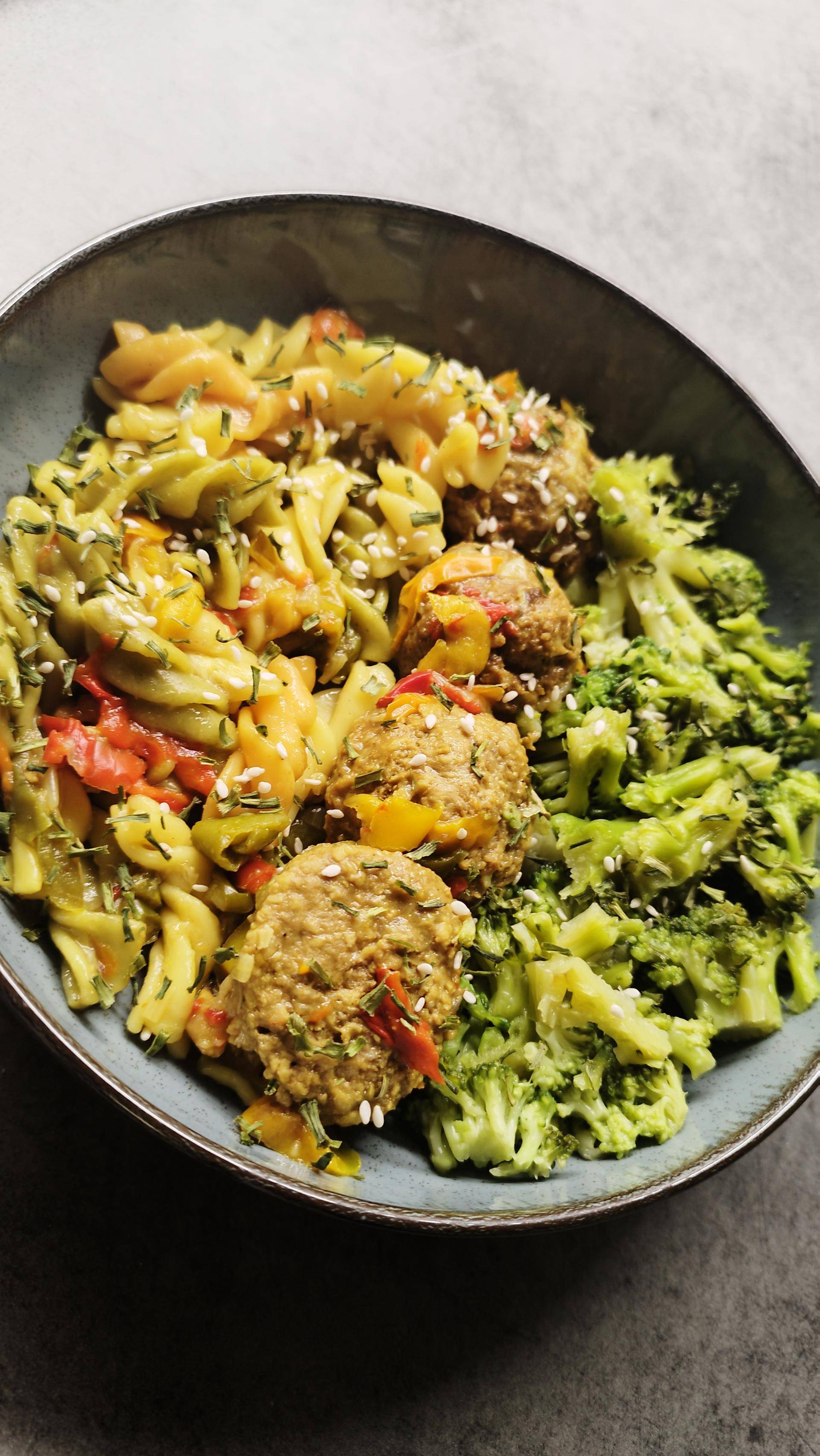 Torti aux poivrons avec ses boulettes de viandes au Curry - Recepten Cookeo | Moulinex