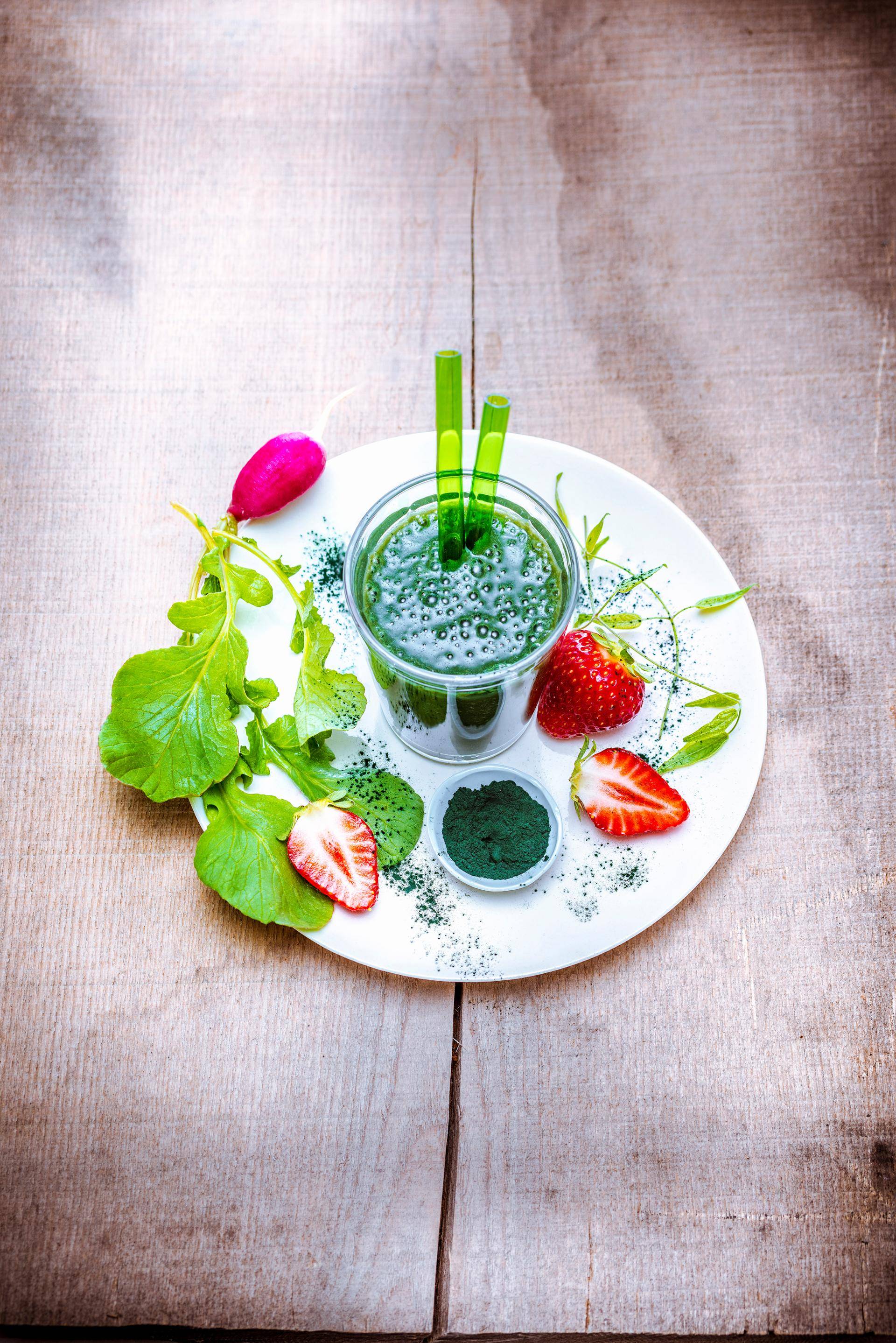 Smoothie aux fanes de radis, fraises, bananes et lait d’amande - Recette Ultrablend Cook | Moulinex