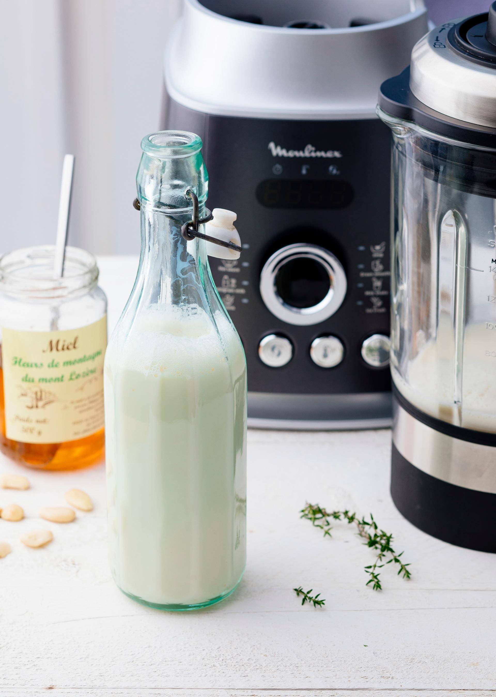 Lait d'amande, thym & miel - Recepten Ultrablend Cook | Moulinex