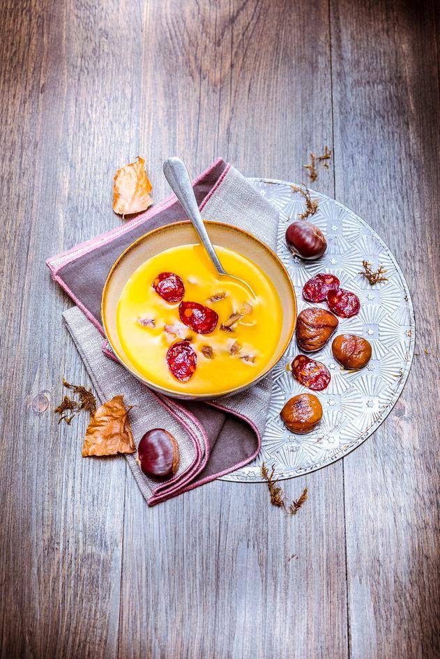 Crème de potiron, éclats de châtaignes et chips de chorizo - Recepten Perfectmix Cook | Moulinex