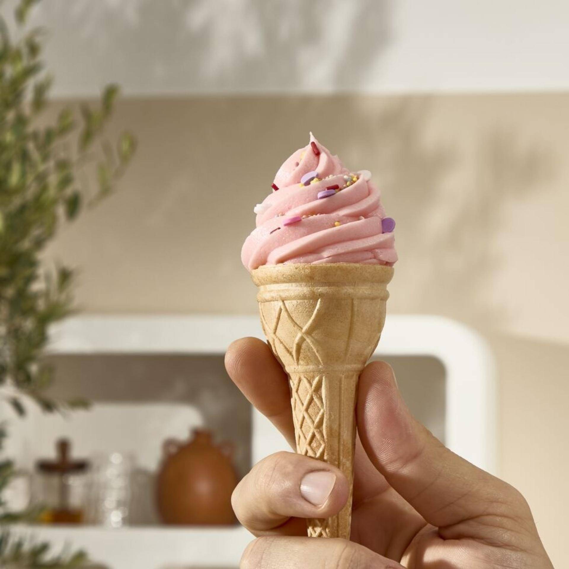 Soft ice cream à la fraise - Recette Freezi | Moulinex