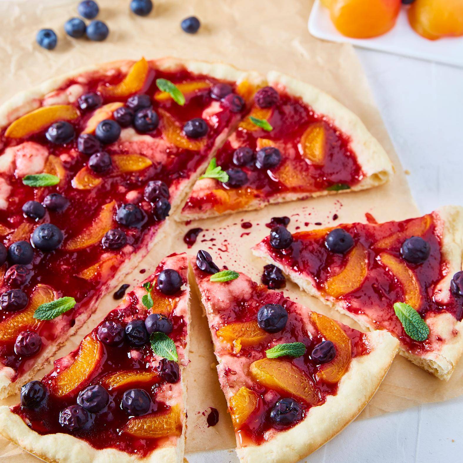 Pizza sucrée abricot et myrtilles - Recette Easy Fry XL Surface | Moulinex