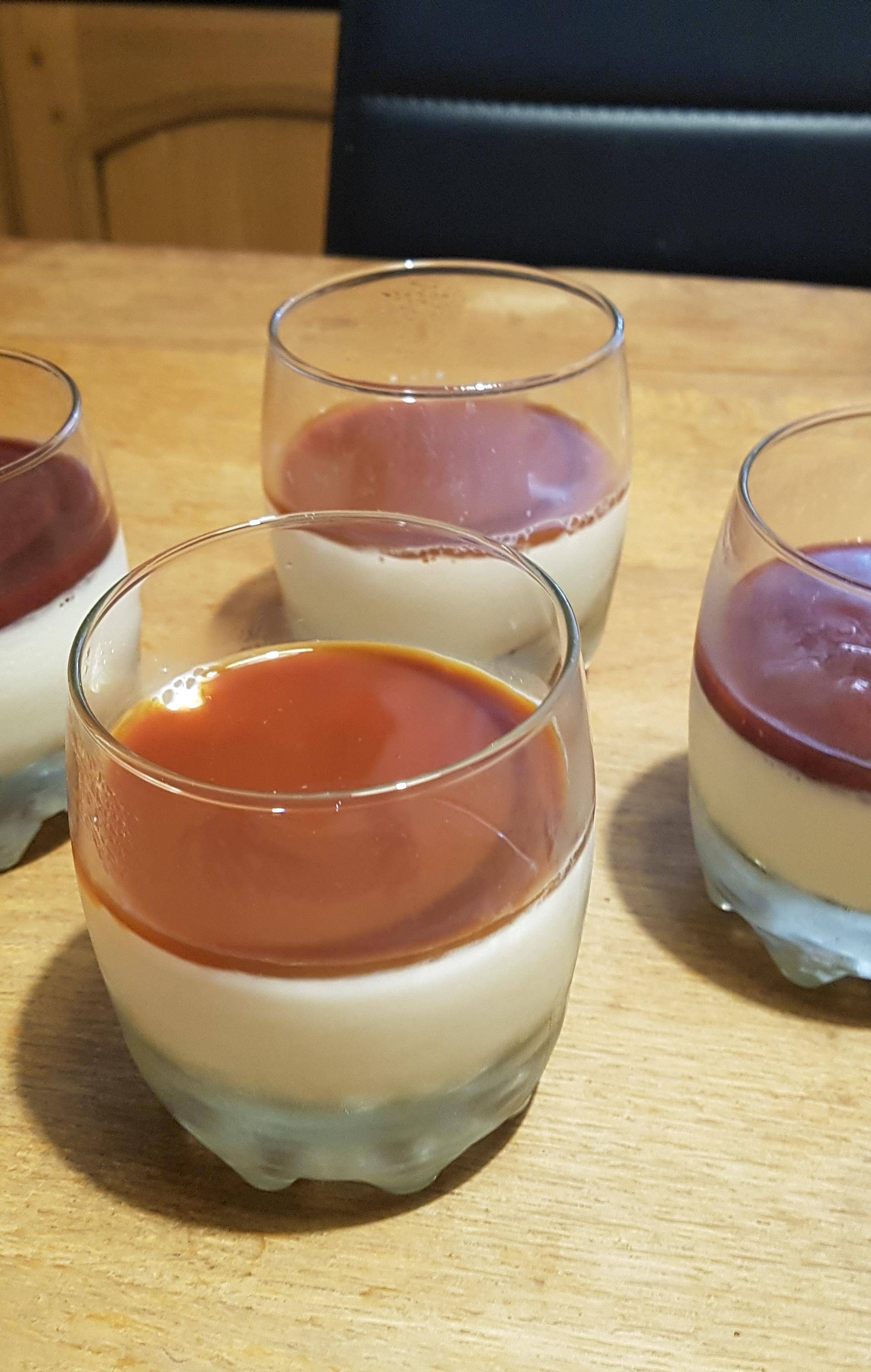 Pannacotta au coulis de framboise ou caramel - Recette Cookeo | Moulinex